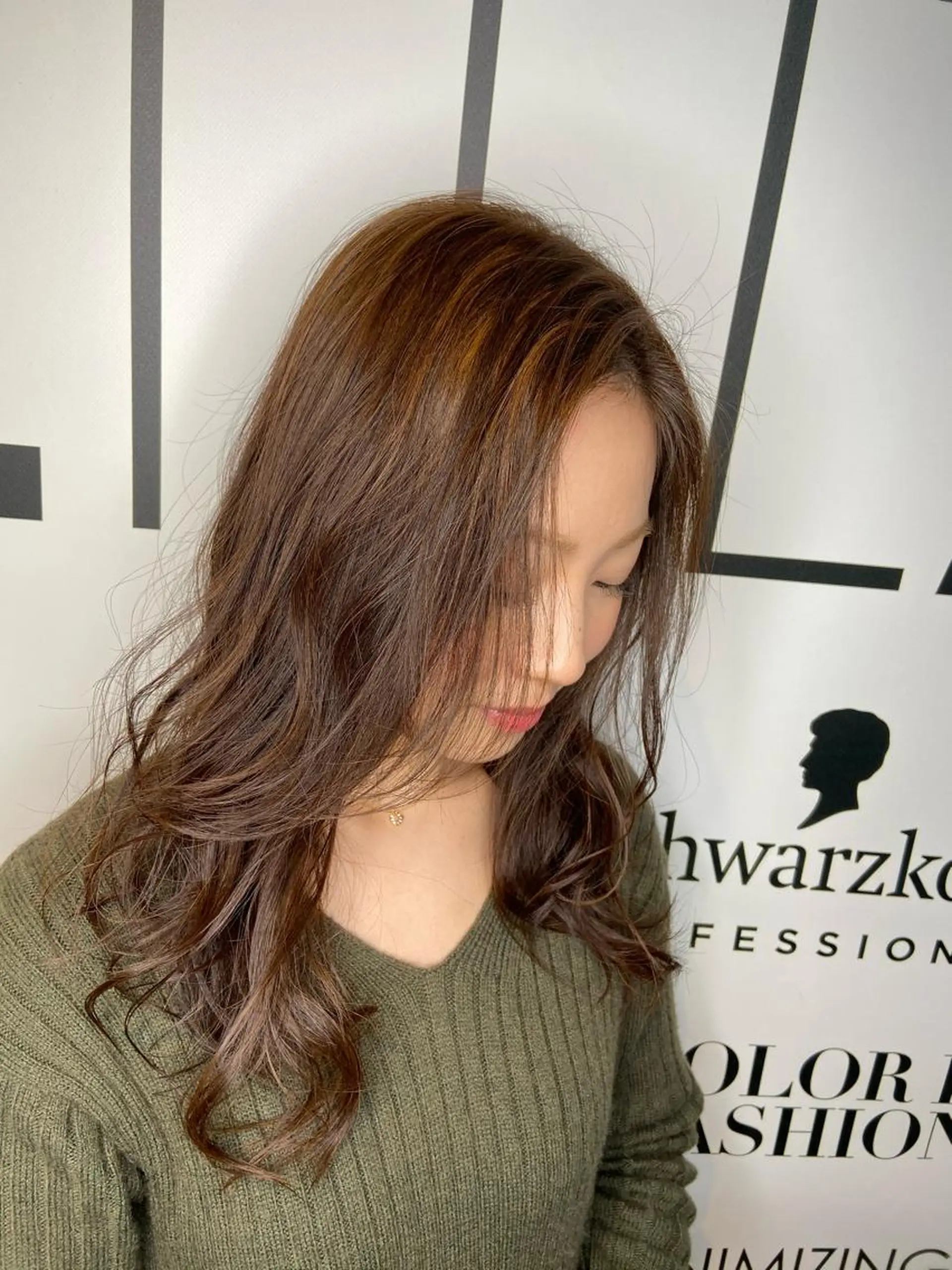 ロング レイヤーカット カット ヘアカラー トリートメント 宮下 愛璃紗のヘアスタイル