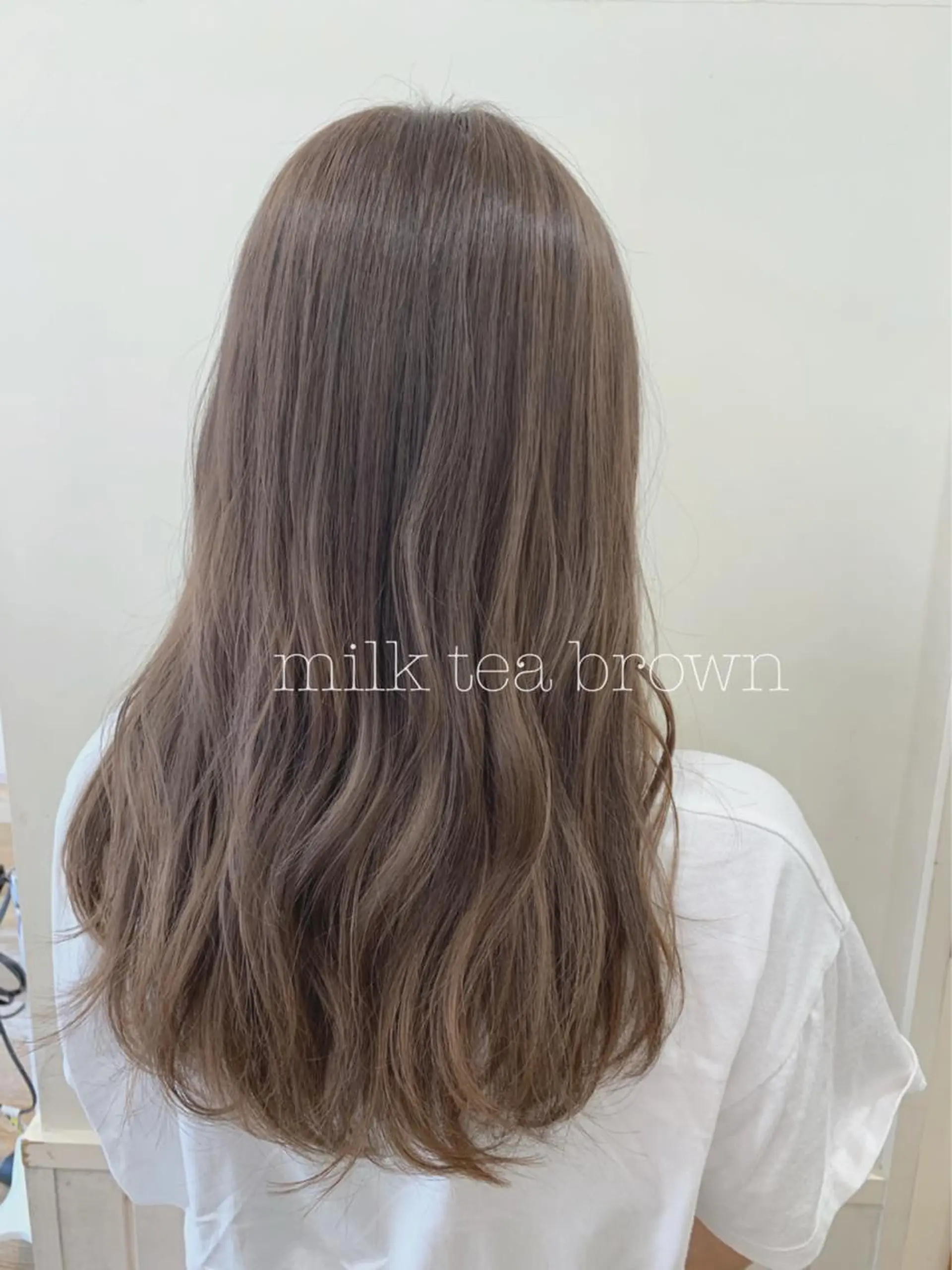 セミロング カラー ぱつっとボブ/ 小野あかねのヘアスタイル