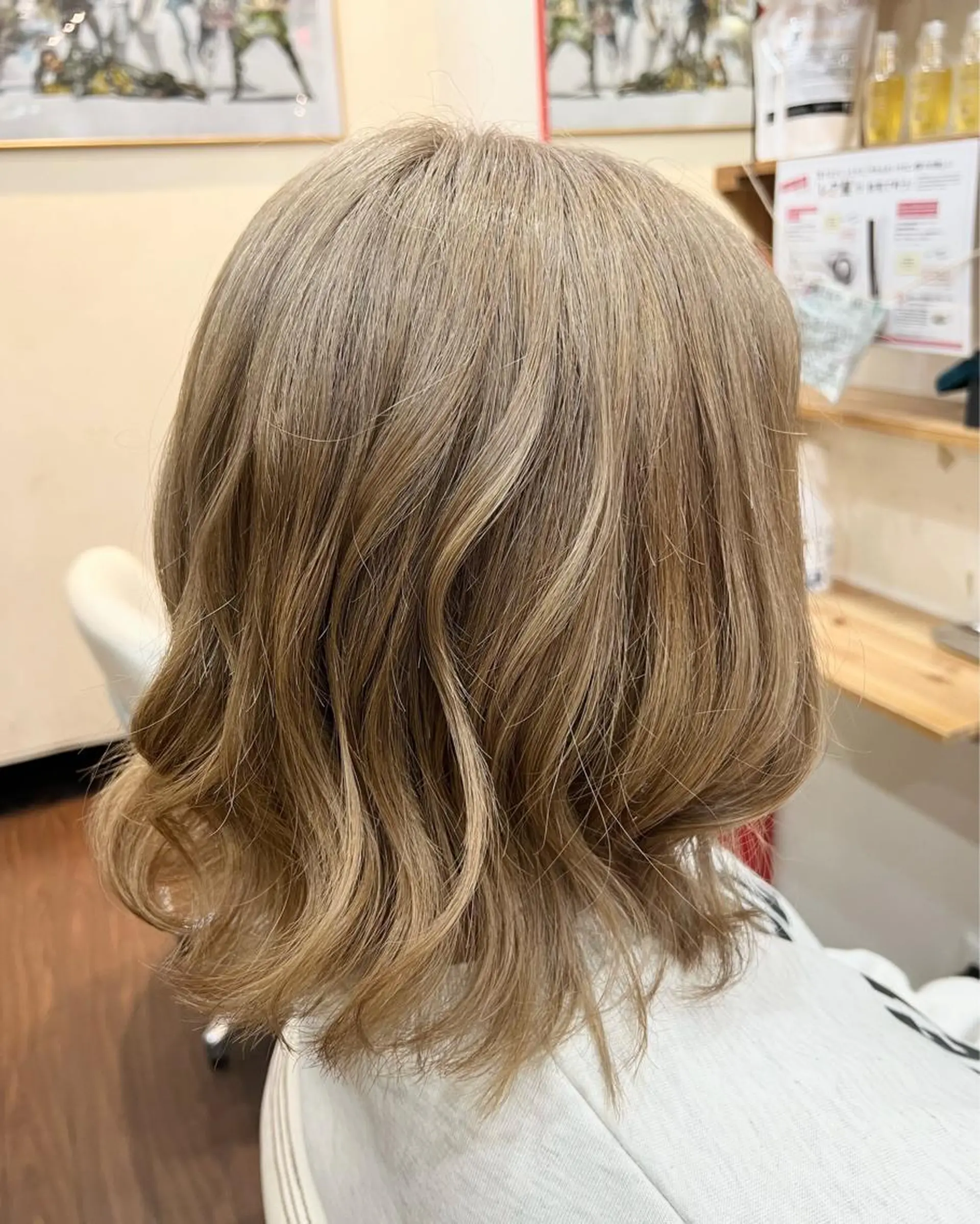 ミディアム カラー アッシュ ベージュカラー ヘアカラー まさき✂︎ブリーチ／ デザインカラーのヘアスタイル