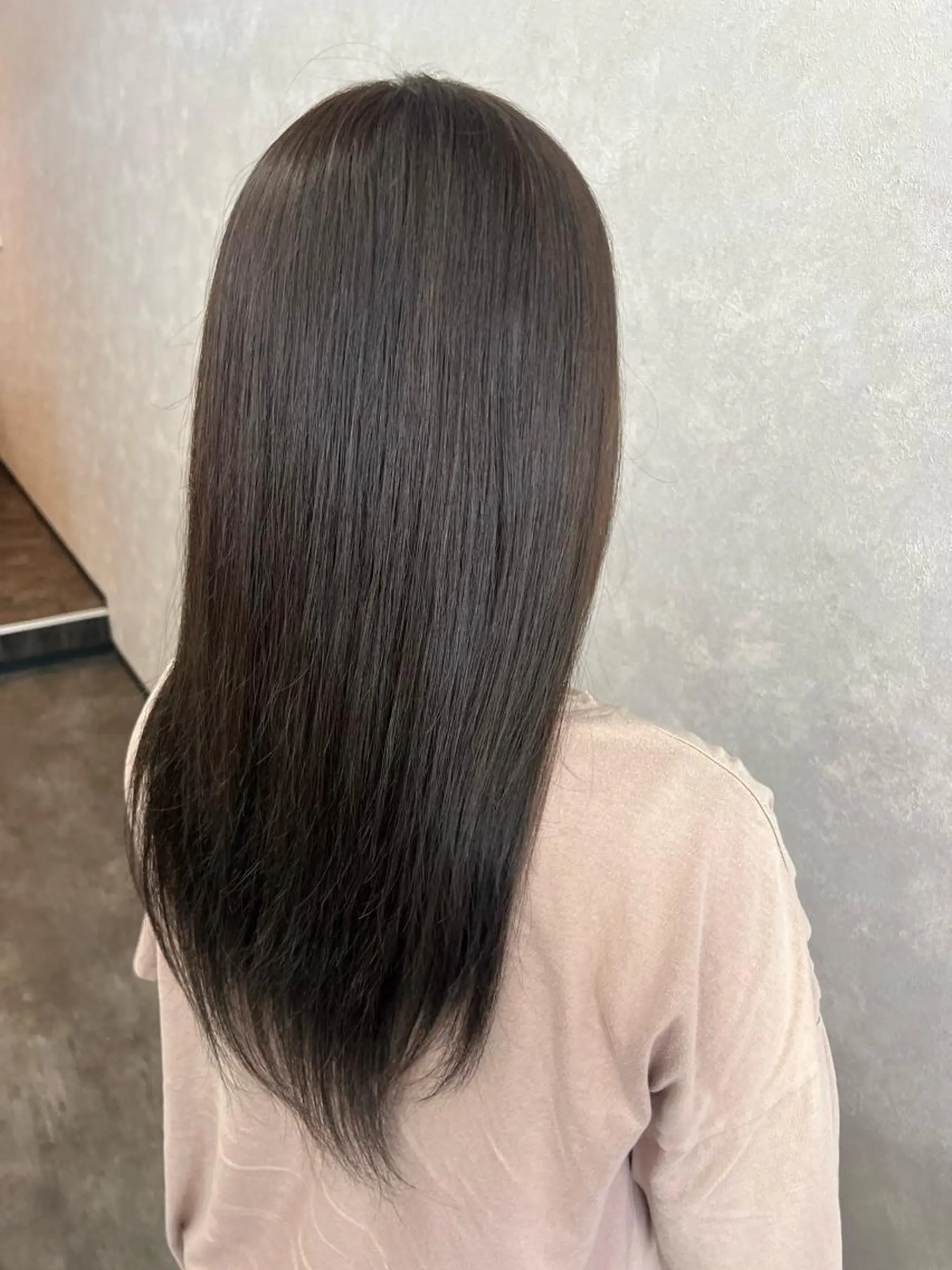 ロング 岡田 麗華のヘアスタイル