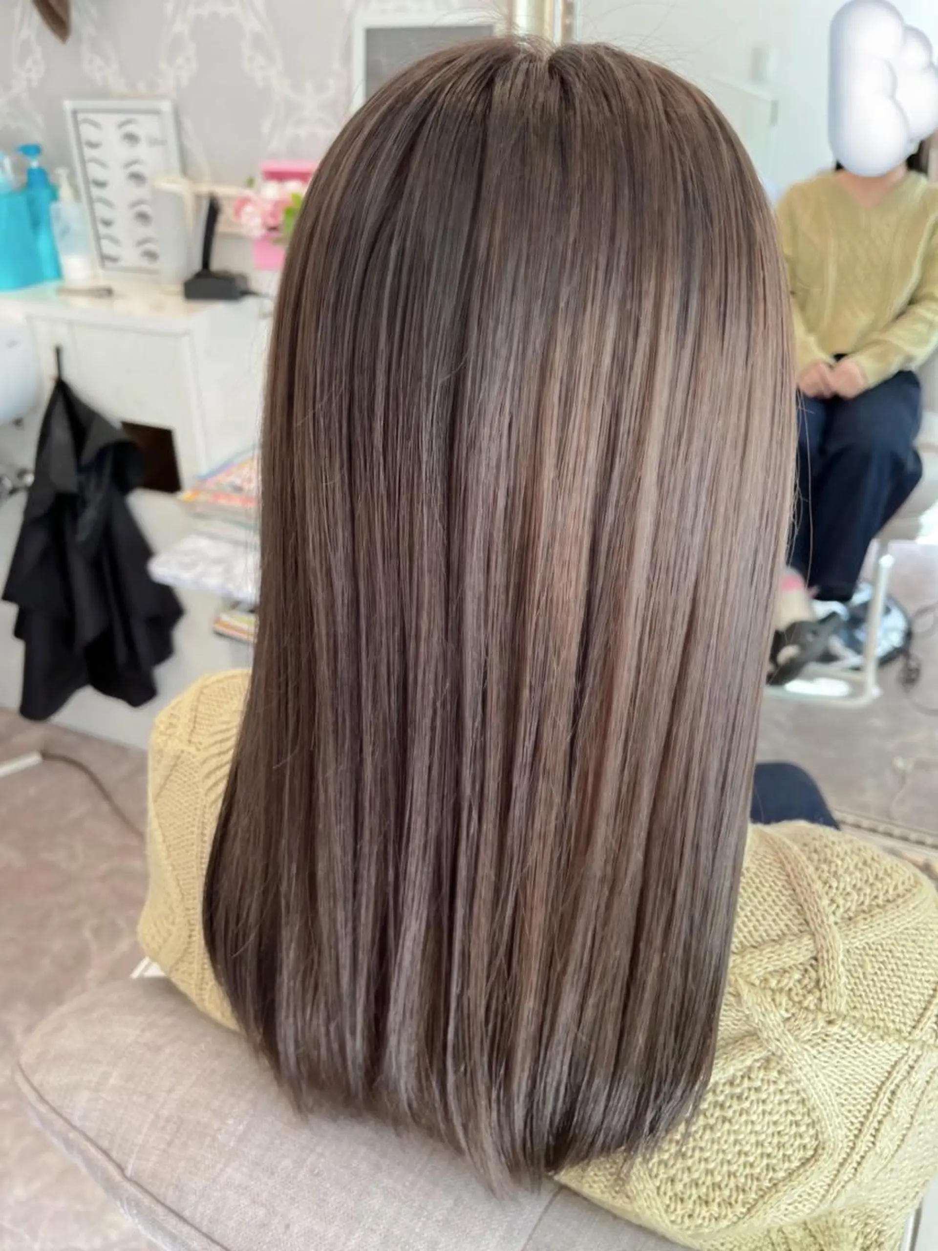 セミロング カラー ベージュカラー オリーブベージュ La.fleur ラ.フルールのヘアスタイル