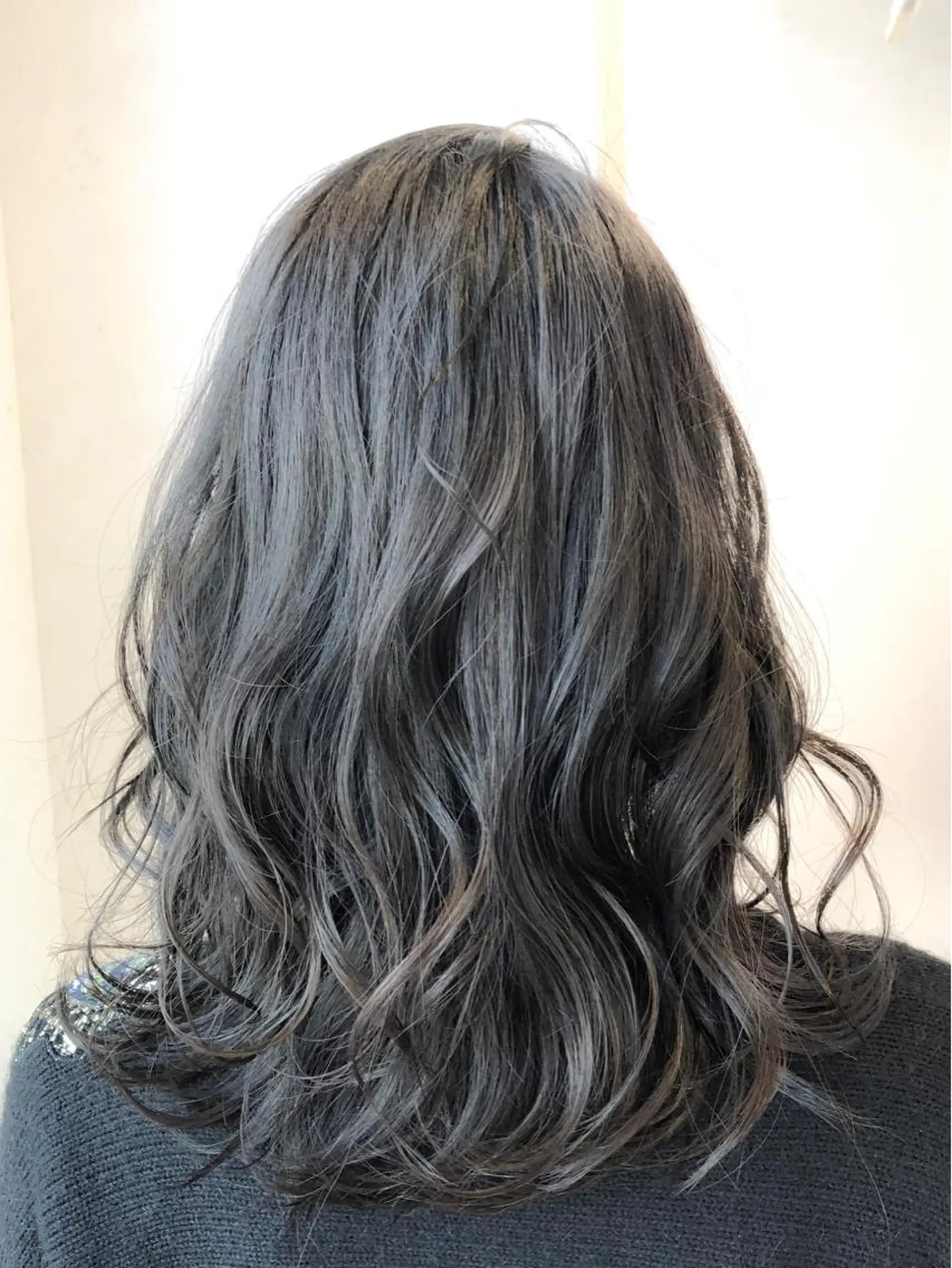 ミディアム カラー グレージュ TOWA 野村　コウダイのヘアスタイル