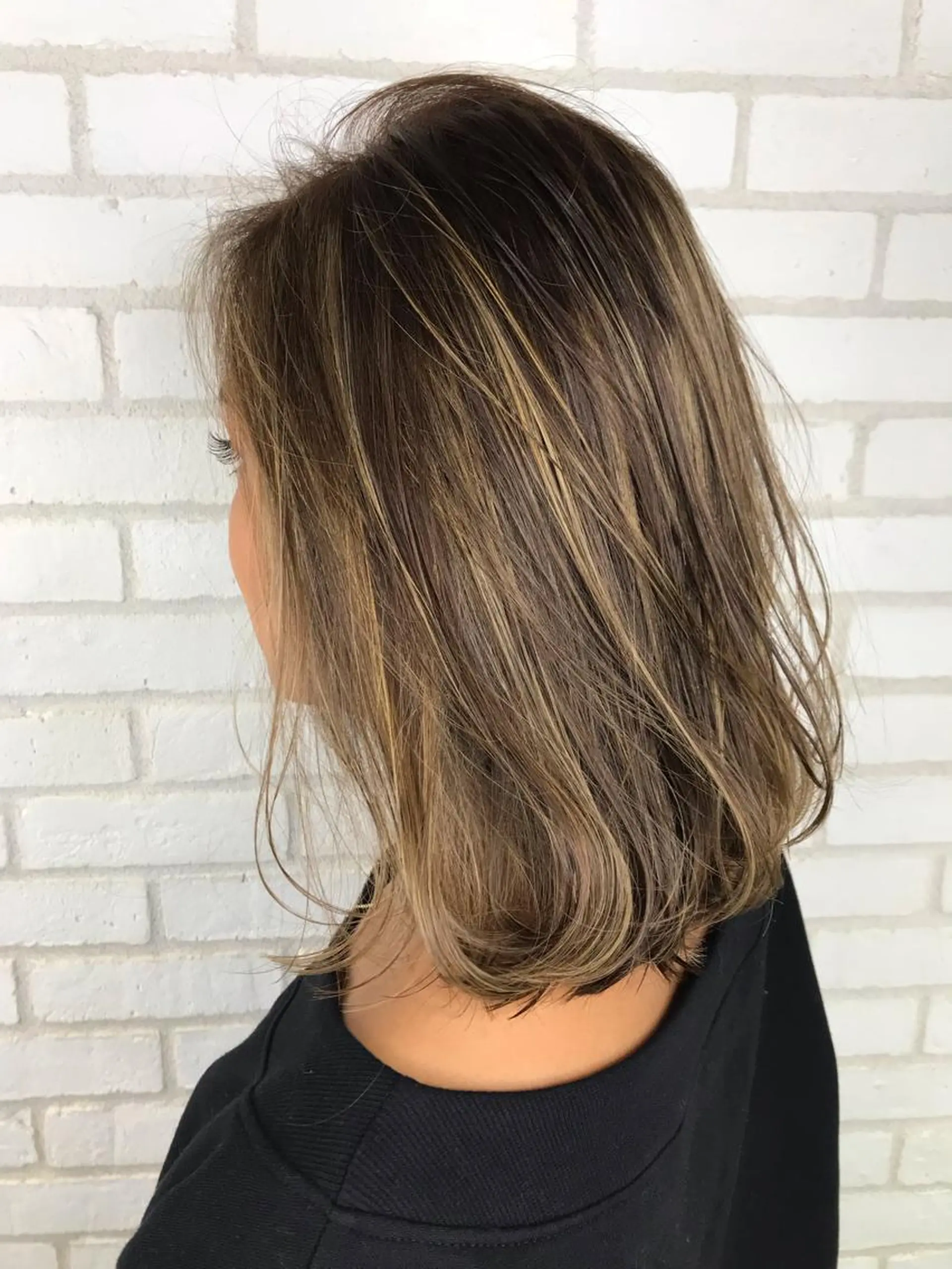 ミディアム カラー 小島 侑衣のヘアスタイル