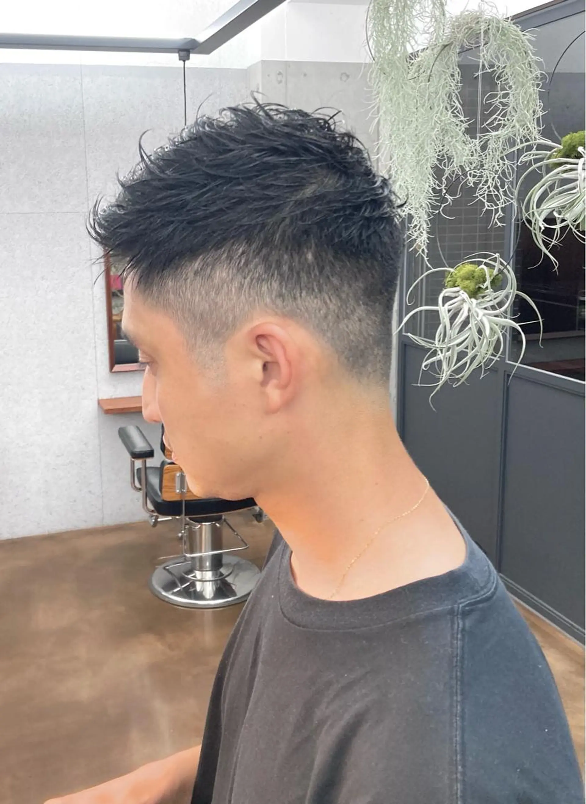 ショート メンズ メンズパーマ 刈り上げ メンズベリーショート ベリーショート くせ毛 松岡 俊輔のヘアスタイル