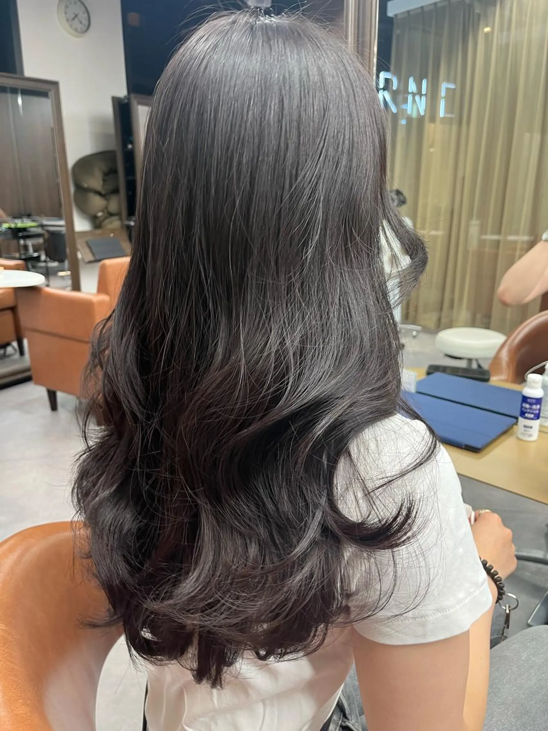 ロング カラー ヘアアレンジ ブリーチ ブリーチなしカラー 韓国風ヘア レイヤーカット 心斎橋🤍韓国風🤍 Mamiのヘアスタイル