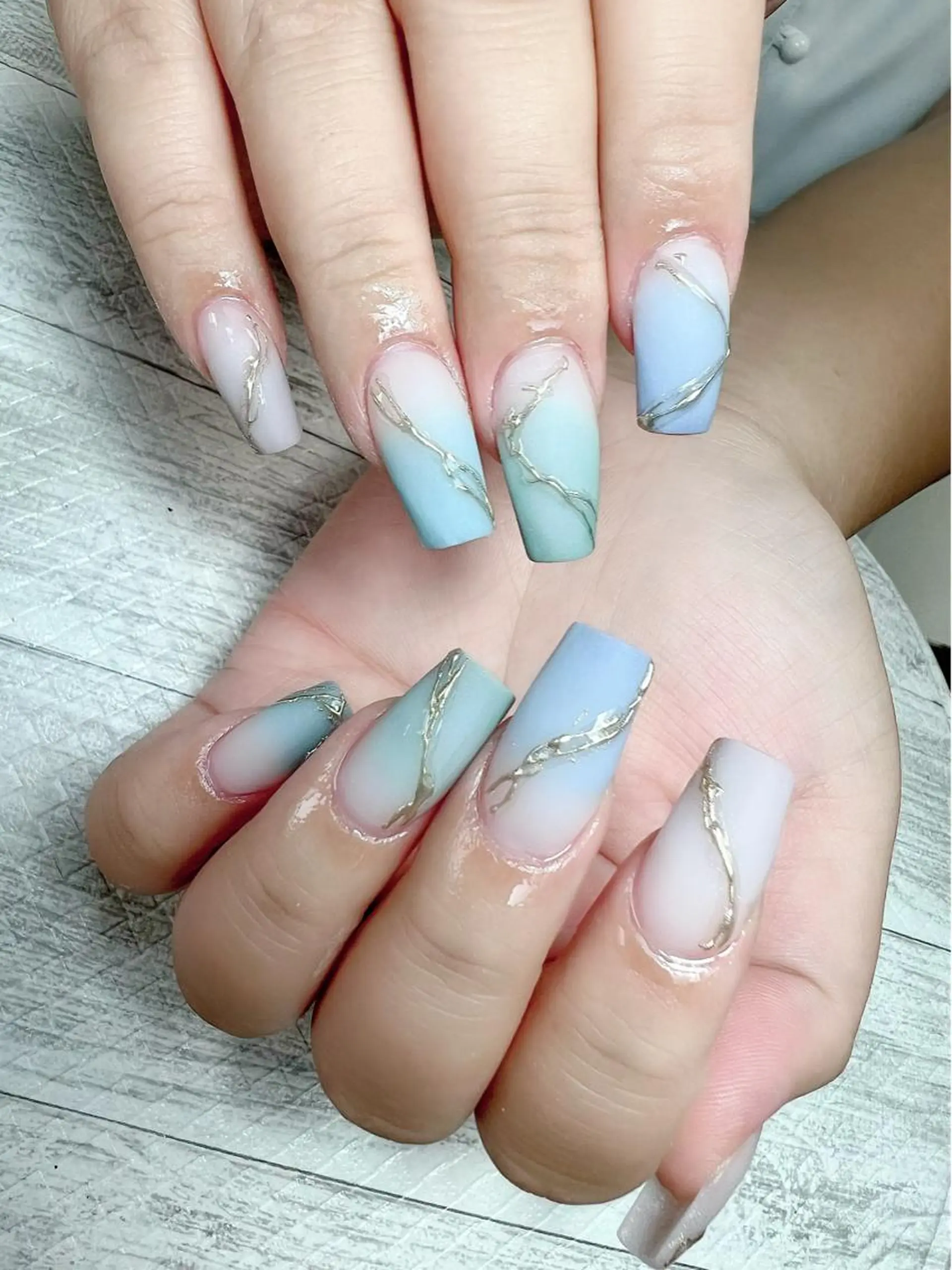 ネイル ジェルネイル ミラーネイル 持ち込み スカルプネイル ハンドネイル シェヌネイル JURAのネイルデザイン