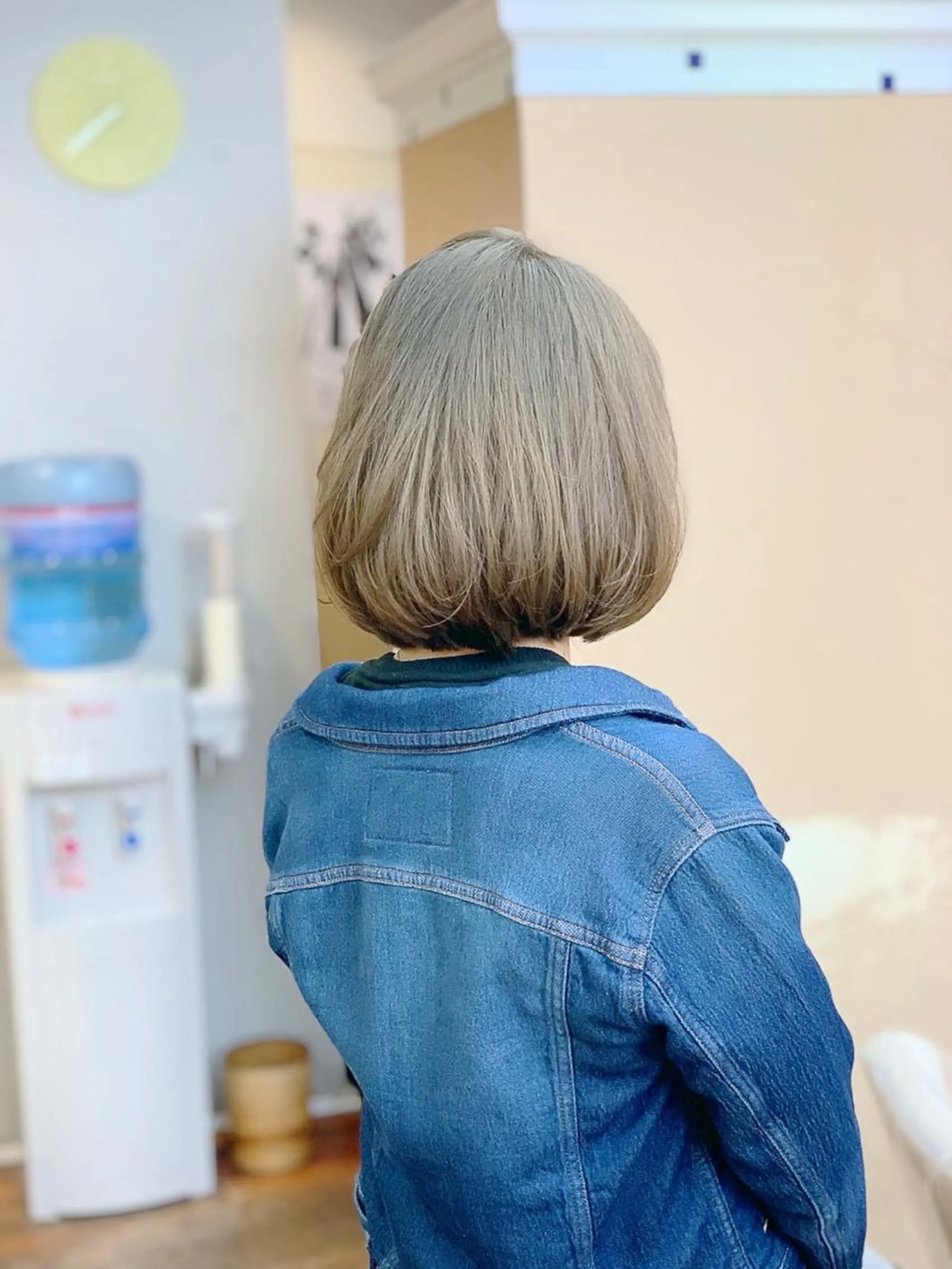 ミディアム カラー アッシュ ブリーチ ケアブリーチ イルミナカラー カット ヘアカラー トリートメント 左藤 翔平のヘアスタイル