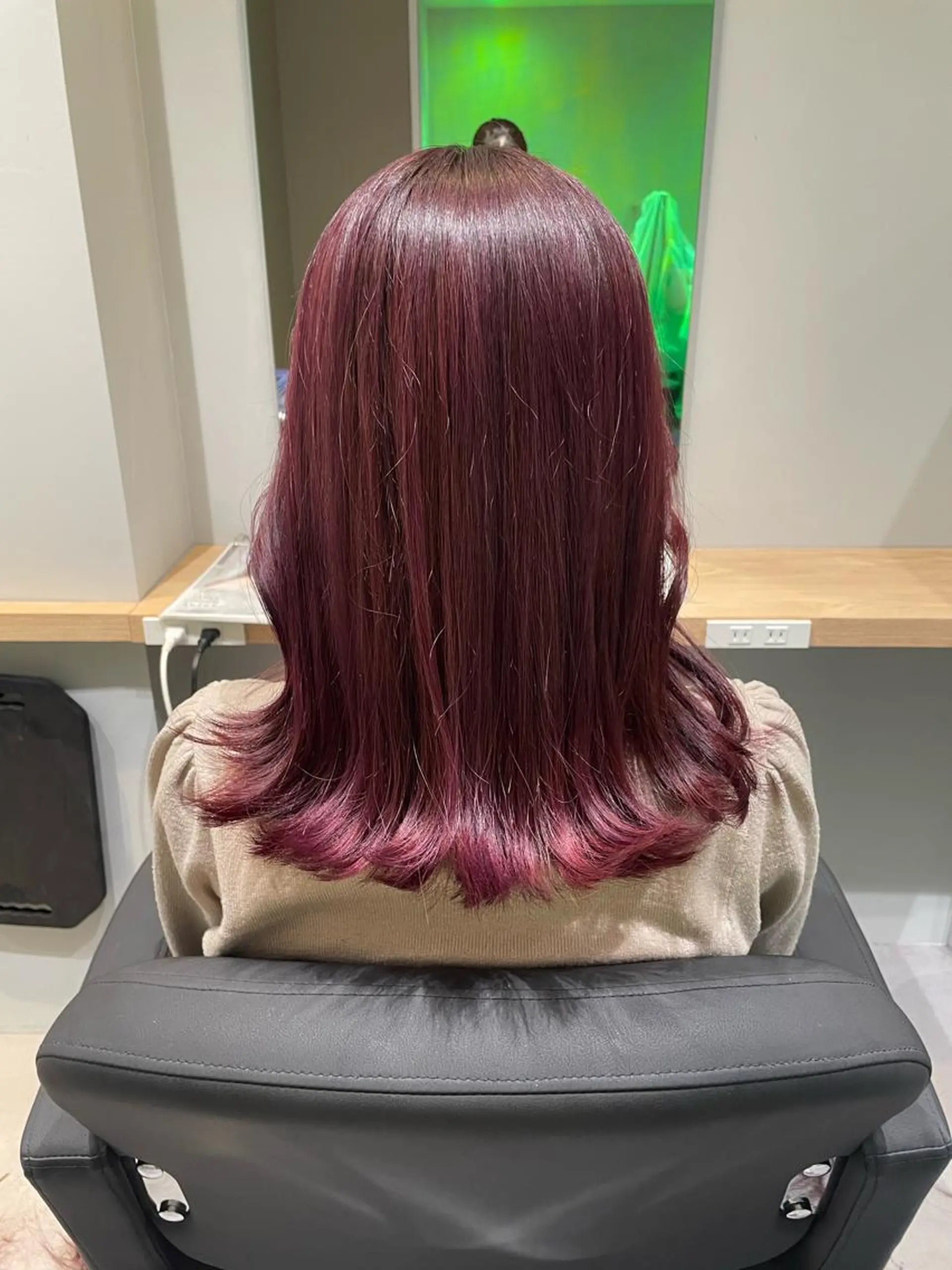 ミディアム カラー ブリーチ カシス ピンクカラー バイオレットカラー カット ヘアカラー 髪質改善/透明感カラ ー/Ayana 🍒のヘアスタイル