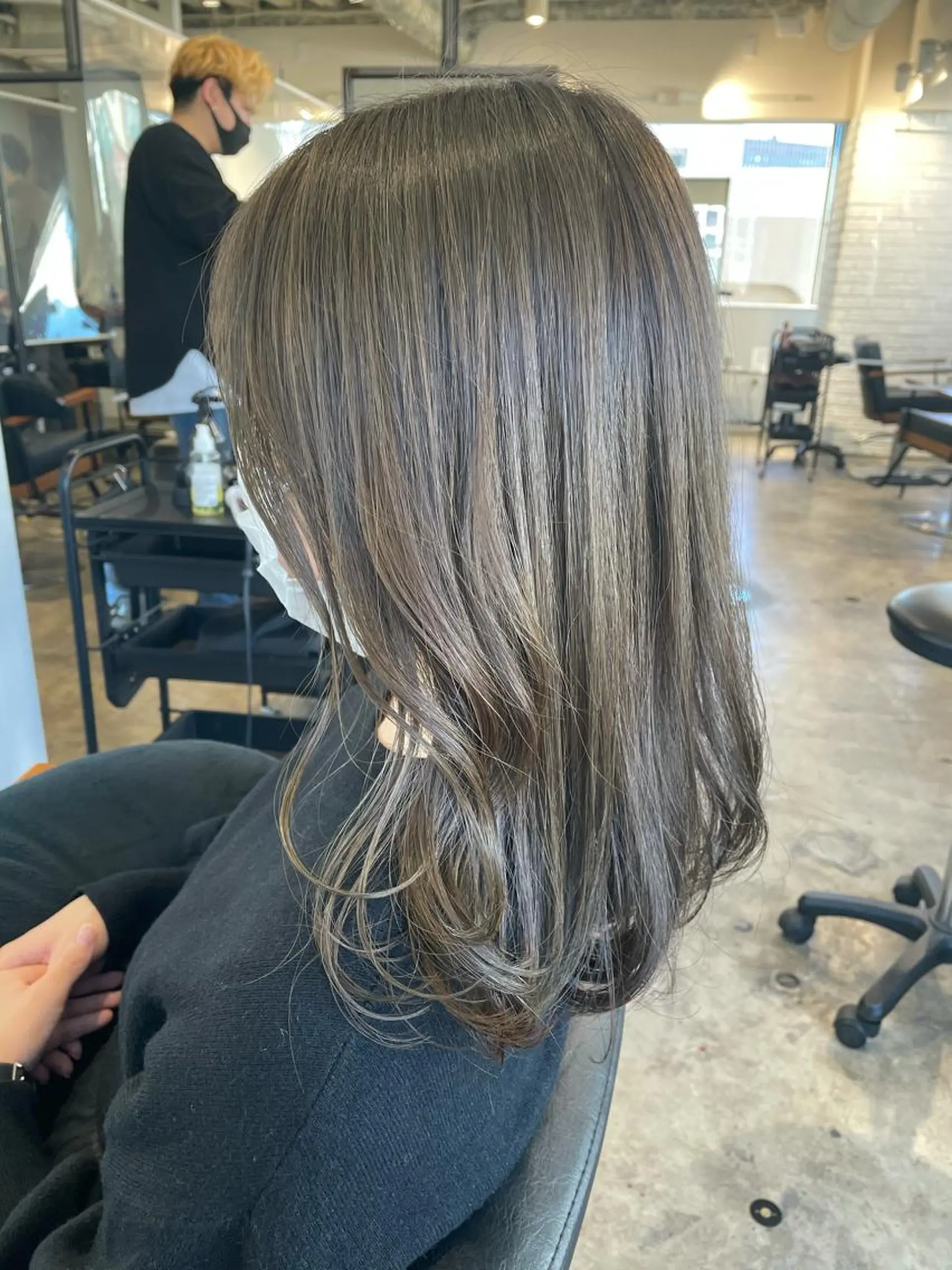 ミディアム カラー ベージュカラー🤎 鈴木サトミのヘアスタイル