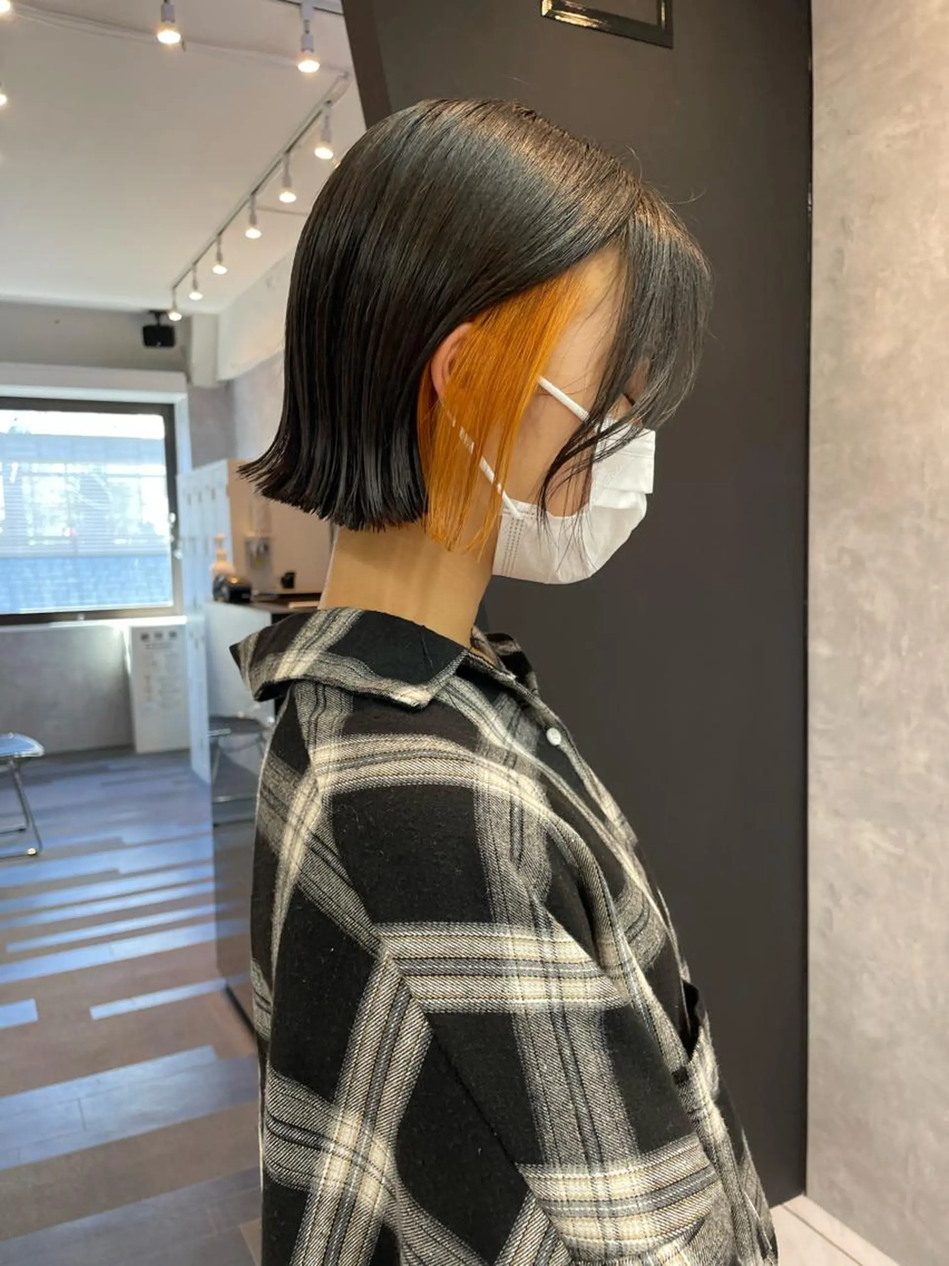 ショート カラー ヘアアレンジ 切りっぱなしボブ ブリーチ イヤリングカラー ボブ カット ヘアカラー トリートメント _WHITE 天神店 YUMEKA🐻のヘアスタイル