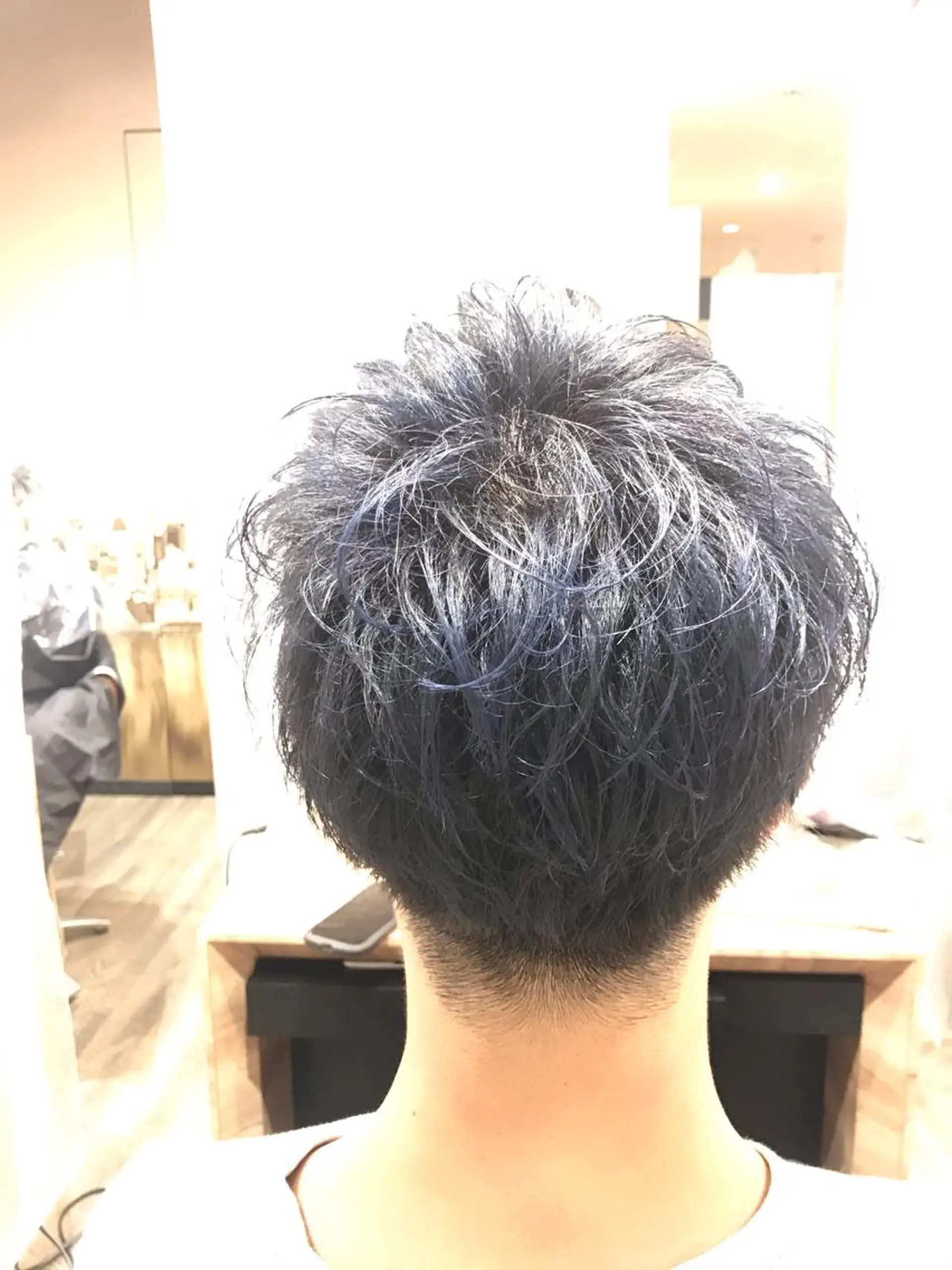 ショート カラー メンズ 黒髪 ブルーカラー ブルーブラック 限定クーポン 💕大量更新ブリーチのヘアスタイル