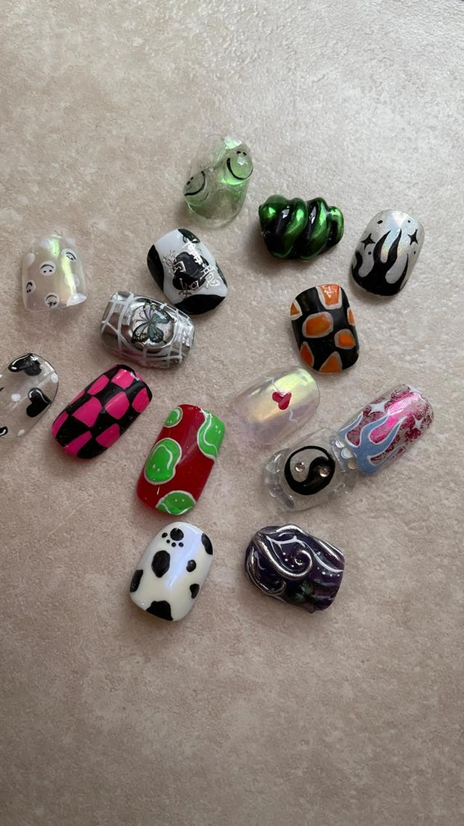 ネイル 栗田 ゆう子のネイルデザイン