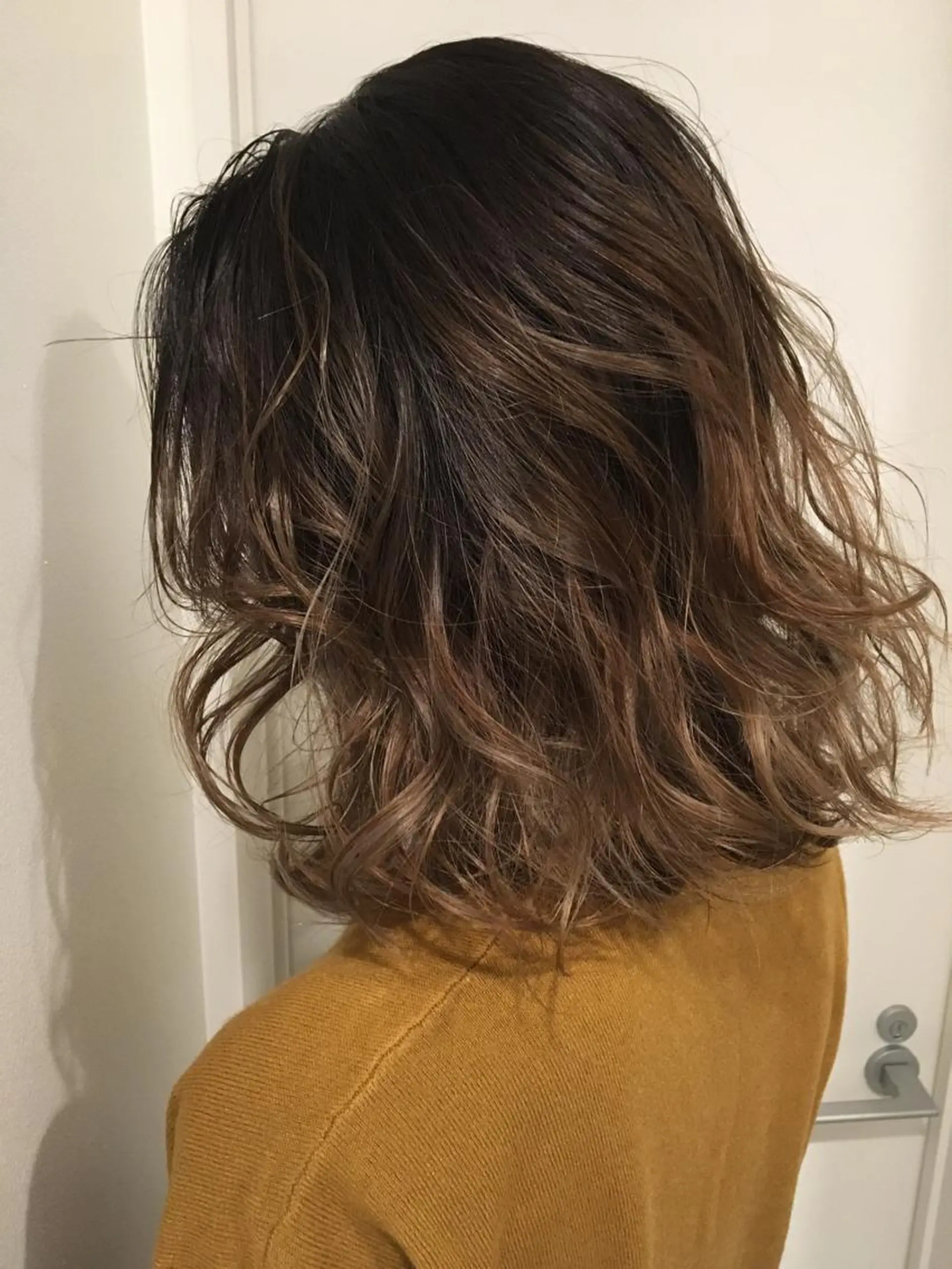 セミロング カラー 🌈評価No.1🌈 艶髪カラー❌エクステのヘアスタイル