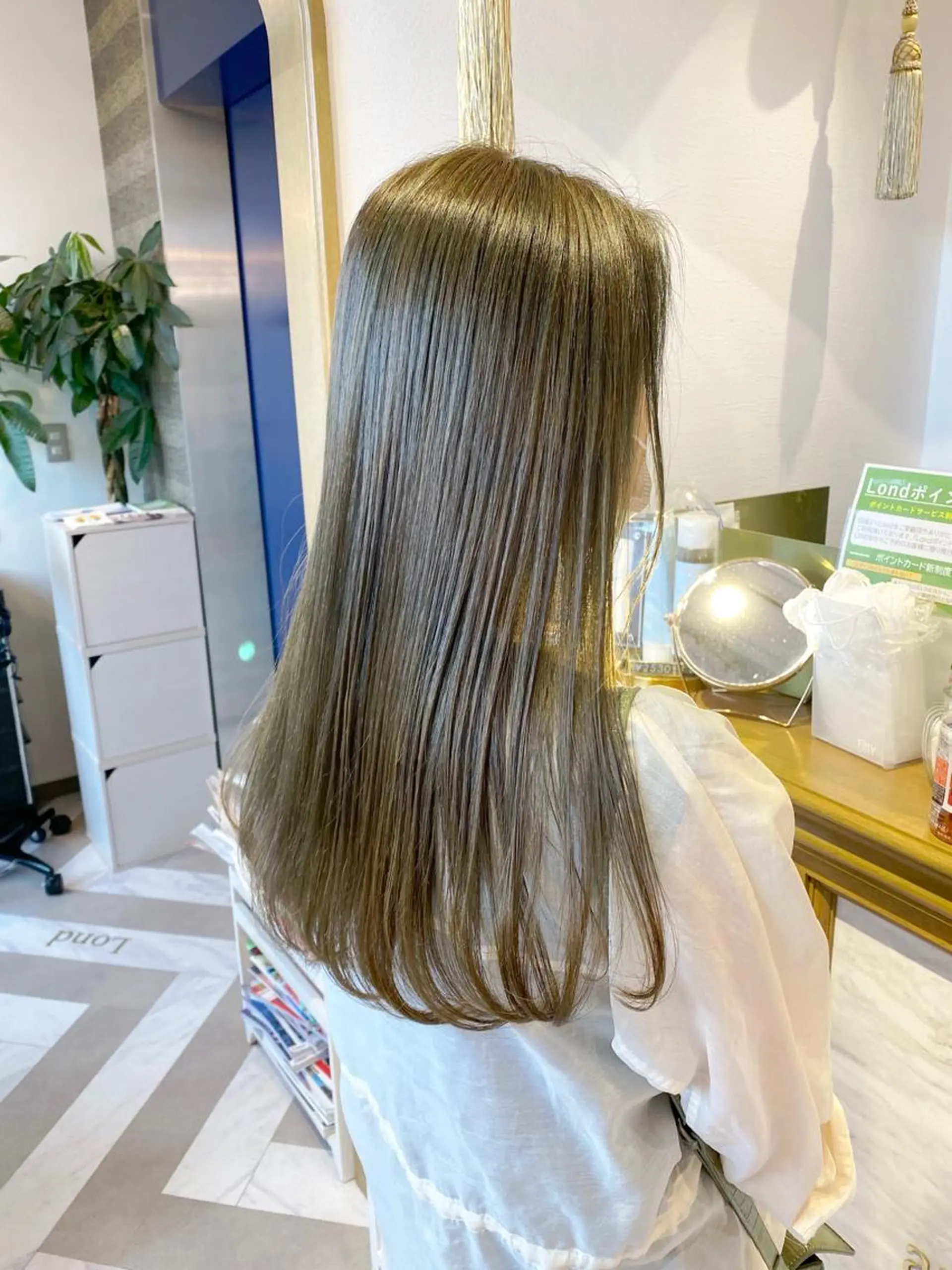 ロング カット ヘアカラー トリートメント レイヤーカット /透明感カラー西田のヘアスタイル