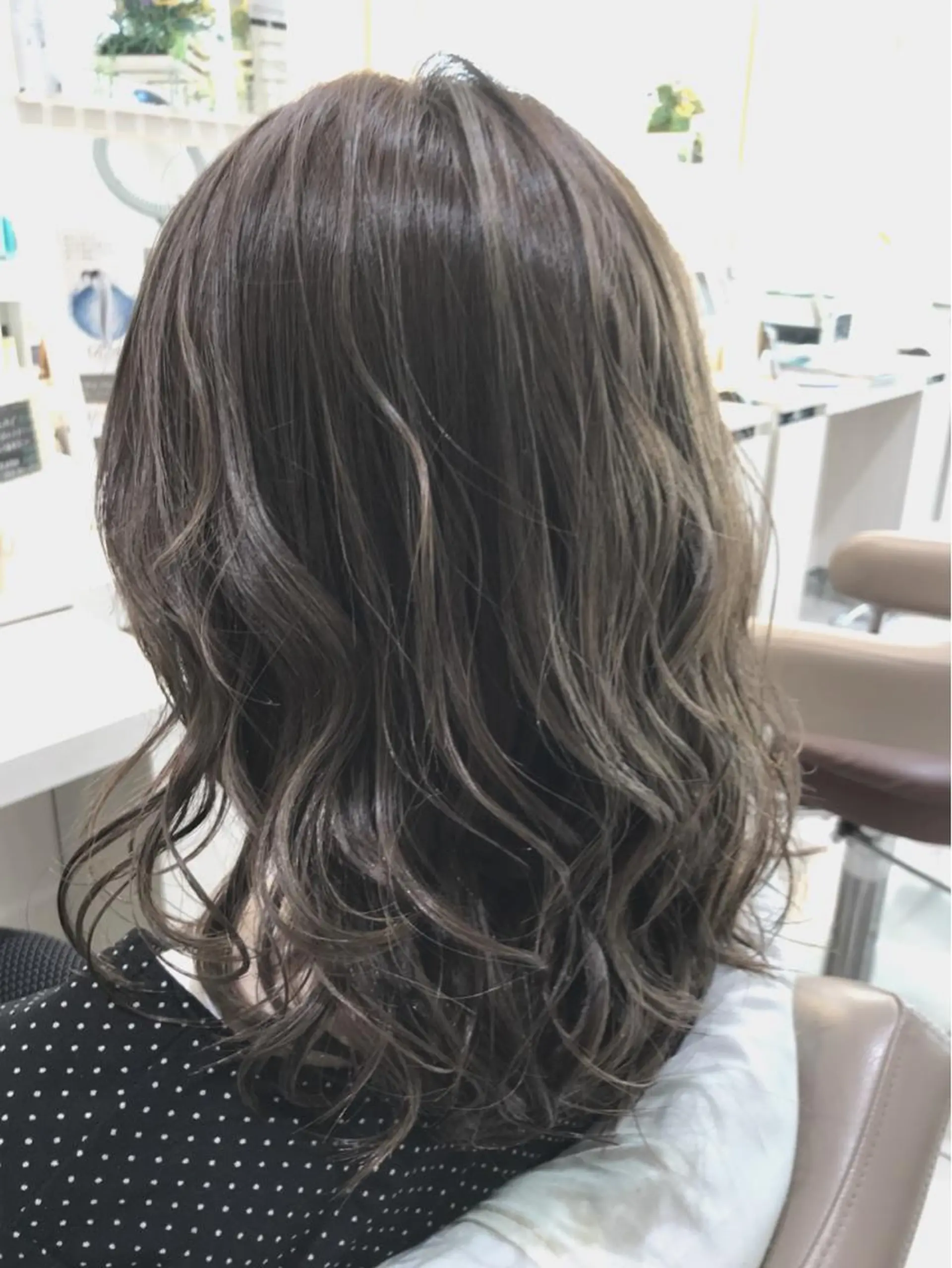 ミディアム カラー 透明感カラー グレージュ ハイライトカラー ハイライト カット ヘアカラー 山崎俊輔/髪質改善 /バレイヤージュのヘアスタイル