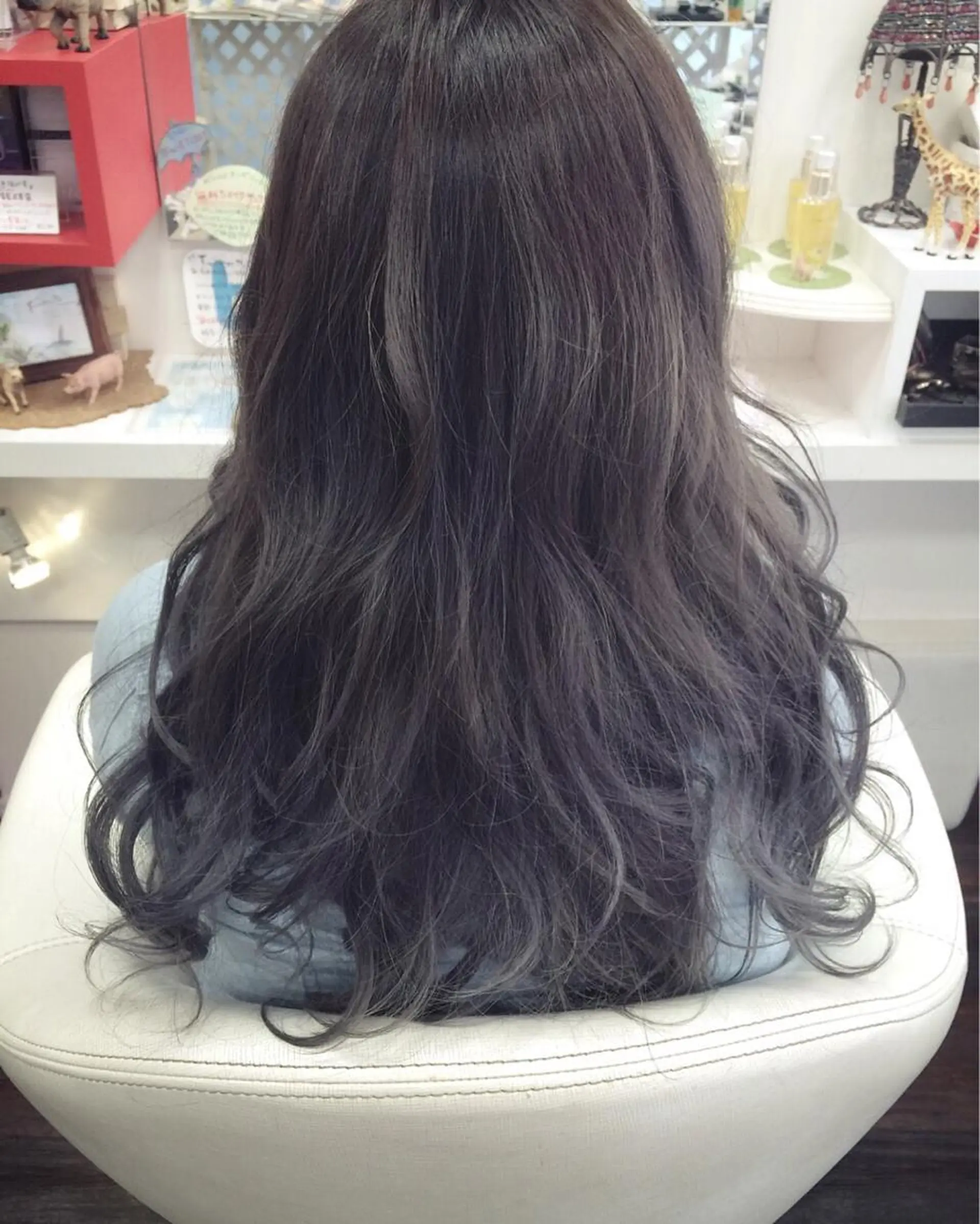 ロング カラー 透明感カラー ハイライトカラー ハイライト 岩谷/ブリーチ 🪽透明感カラーのヘアスタイル