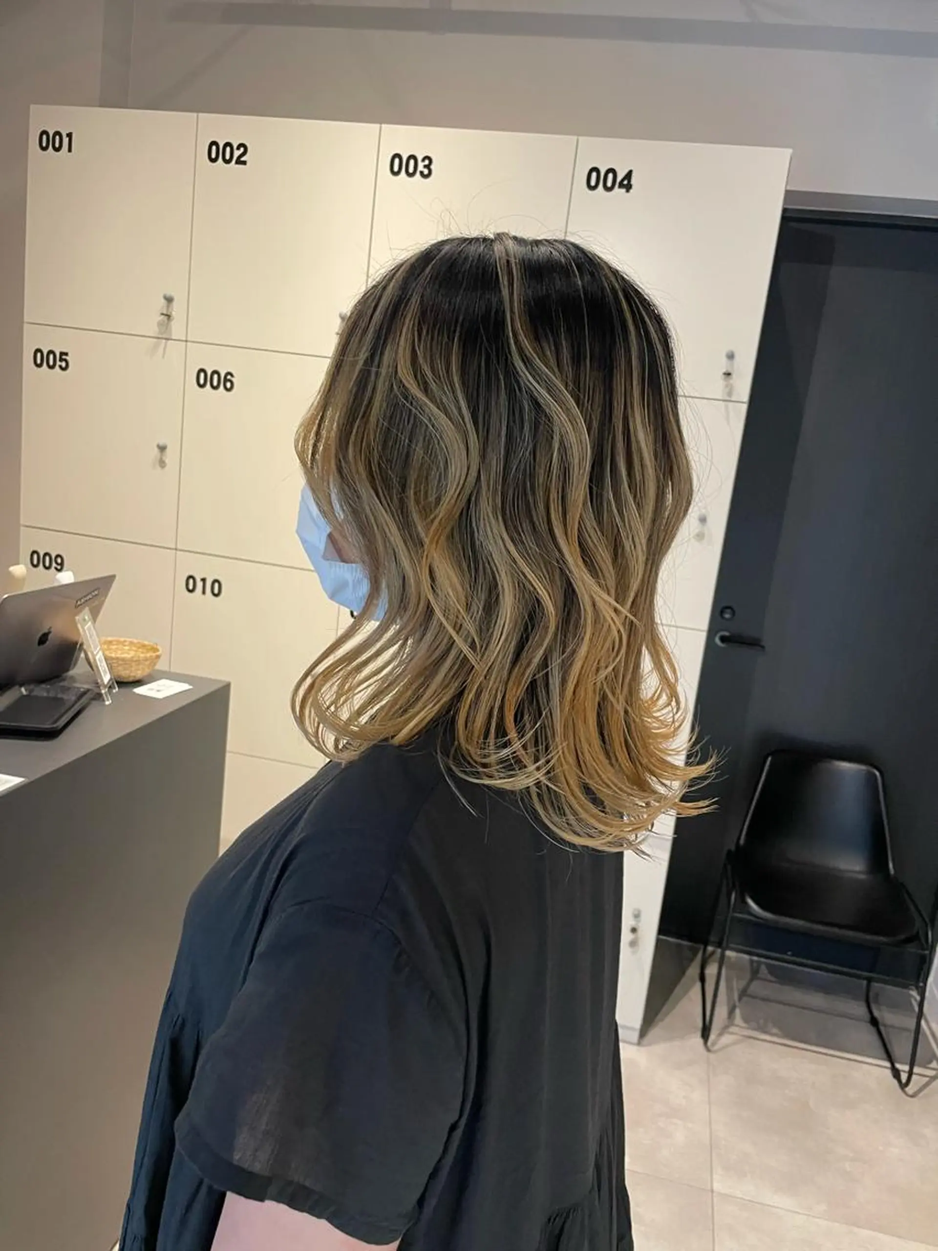 ミディアム カラー バレイヤージュ レイヤーカット ブリーチ👩‍🦳/ ‪✂︎MANAMIのヘアスタイル