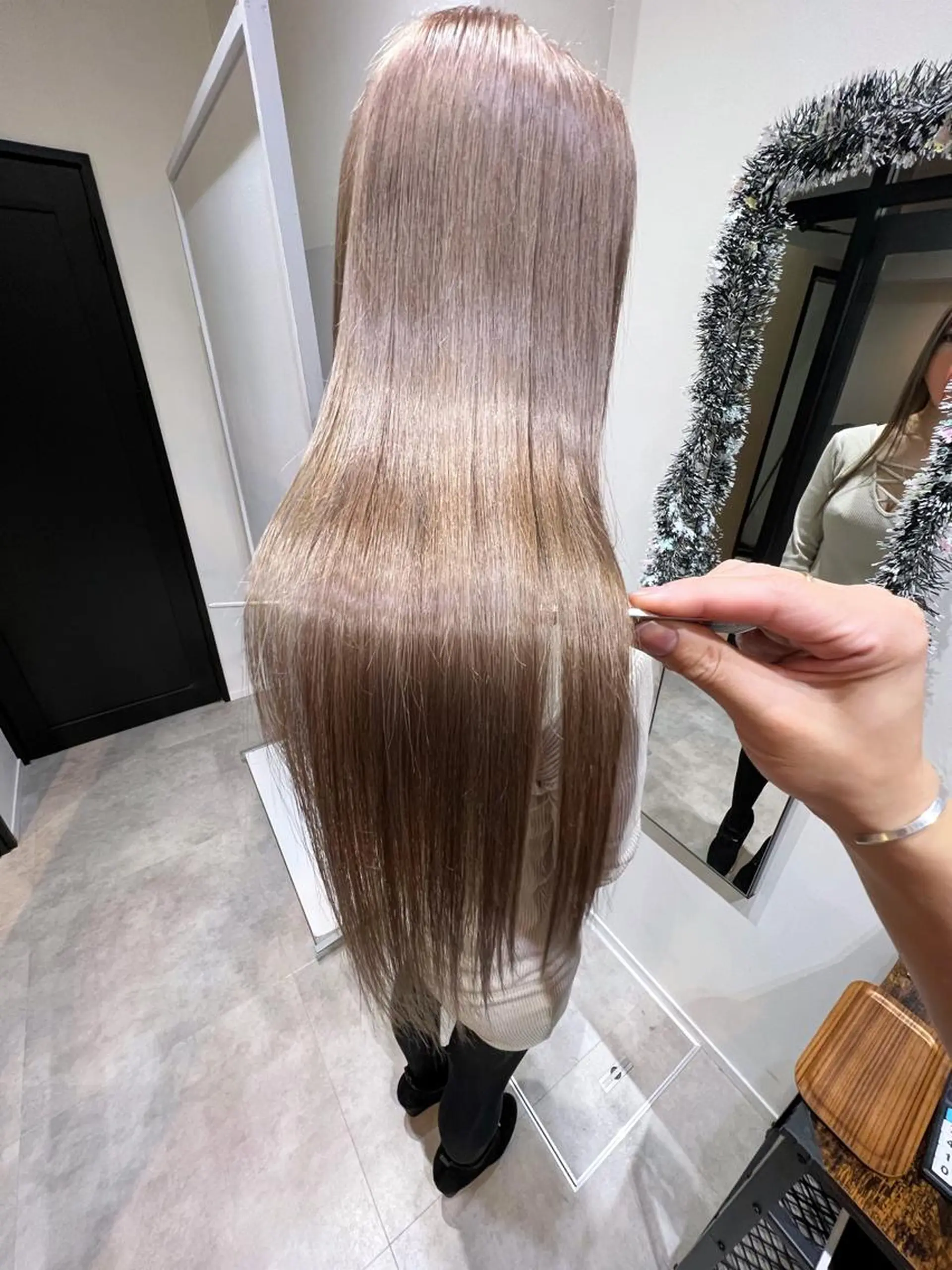 セミロング カラー 髪質改善 トリートメント カット ヘアカラー トリートメント fhami 店長 髪質改善　DAITOのヘアスタイル
