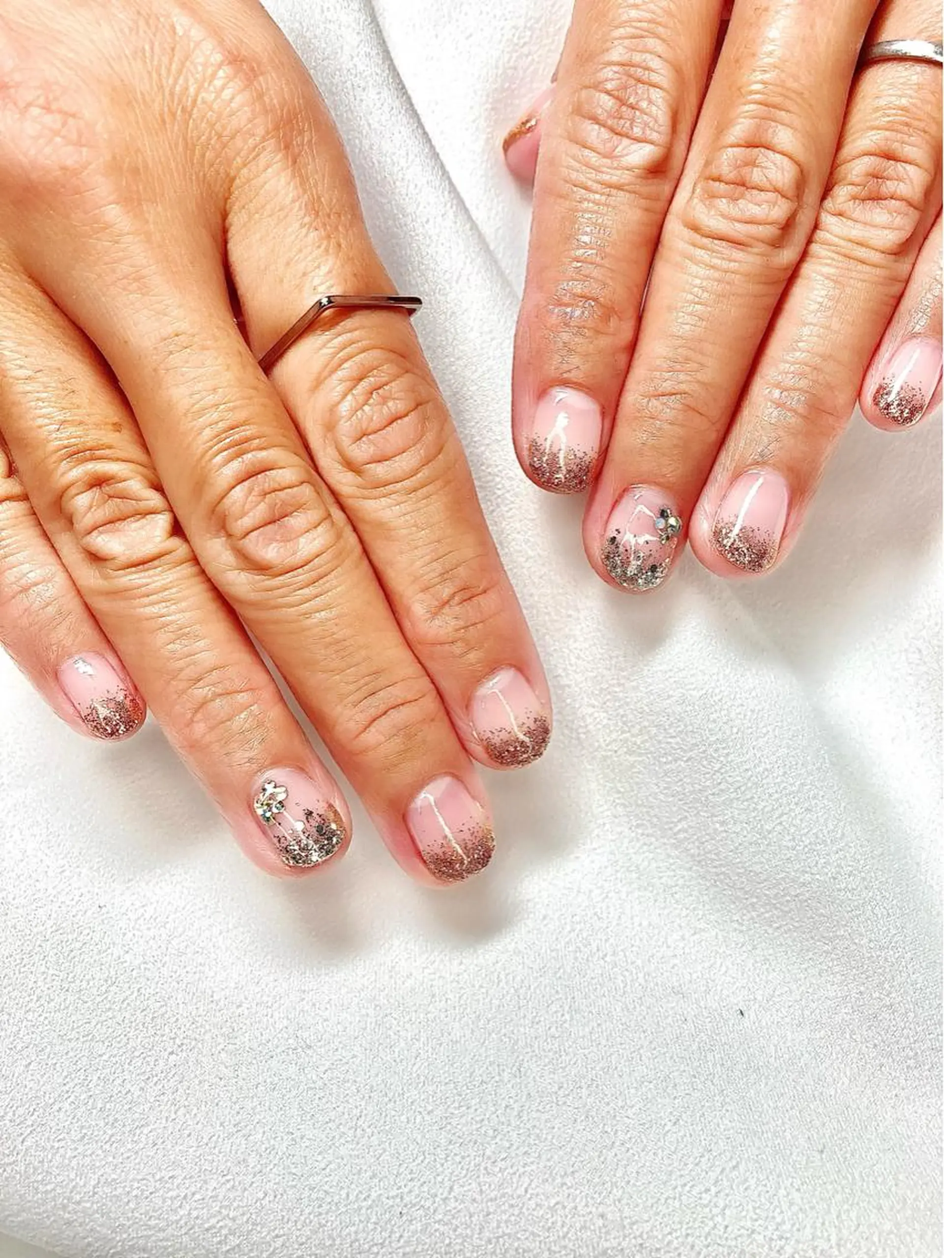 ネイル ジェルネイル グラデーション ラメ(グリッター) ラメグラデーション ハンドネイル beauty salonM&Iのネイルデザイン