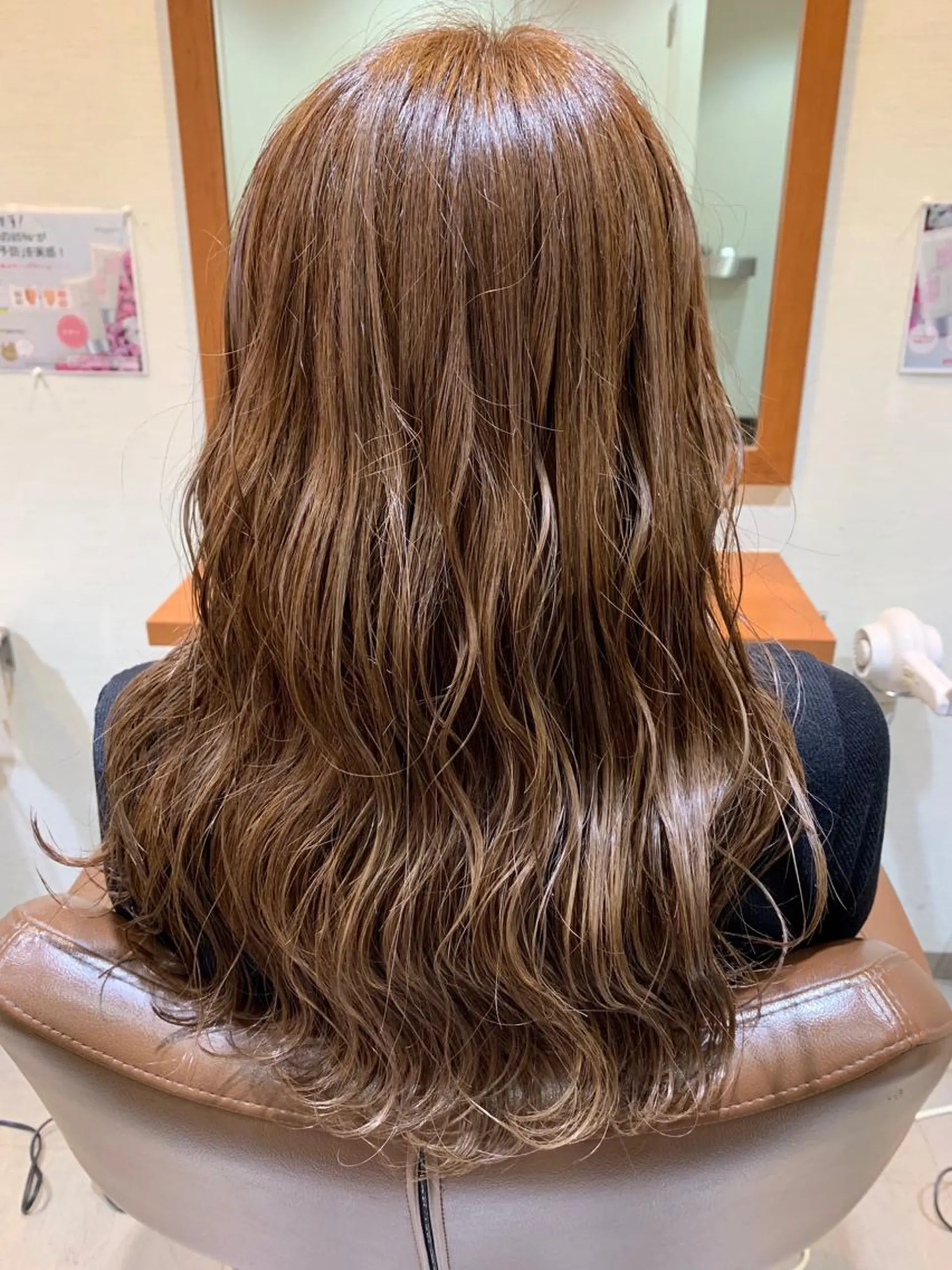 ロング カラー 蓮見  友里のヘアスタイル