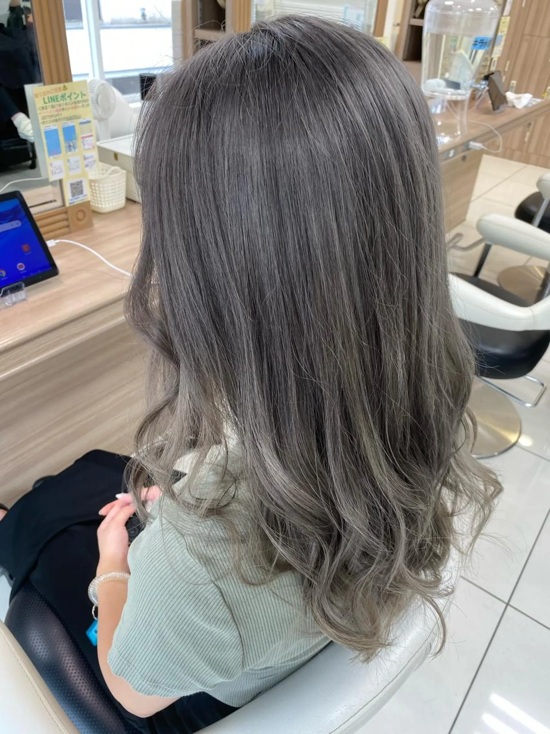 ロング カラー ブリーチ シルバー ヘアカラー トリートメント 髪質改善/美髪矯正/ SONOKA🦋のヘアスタイル