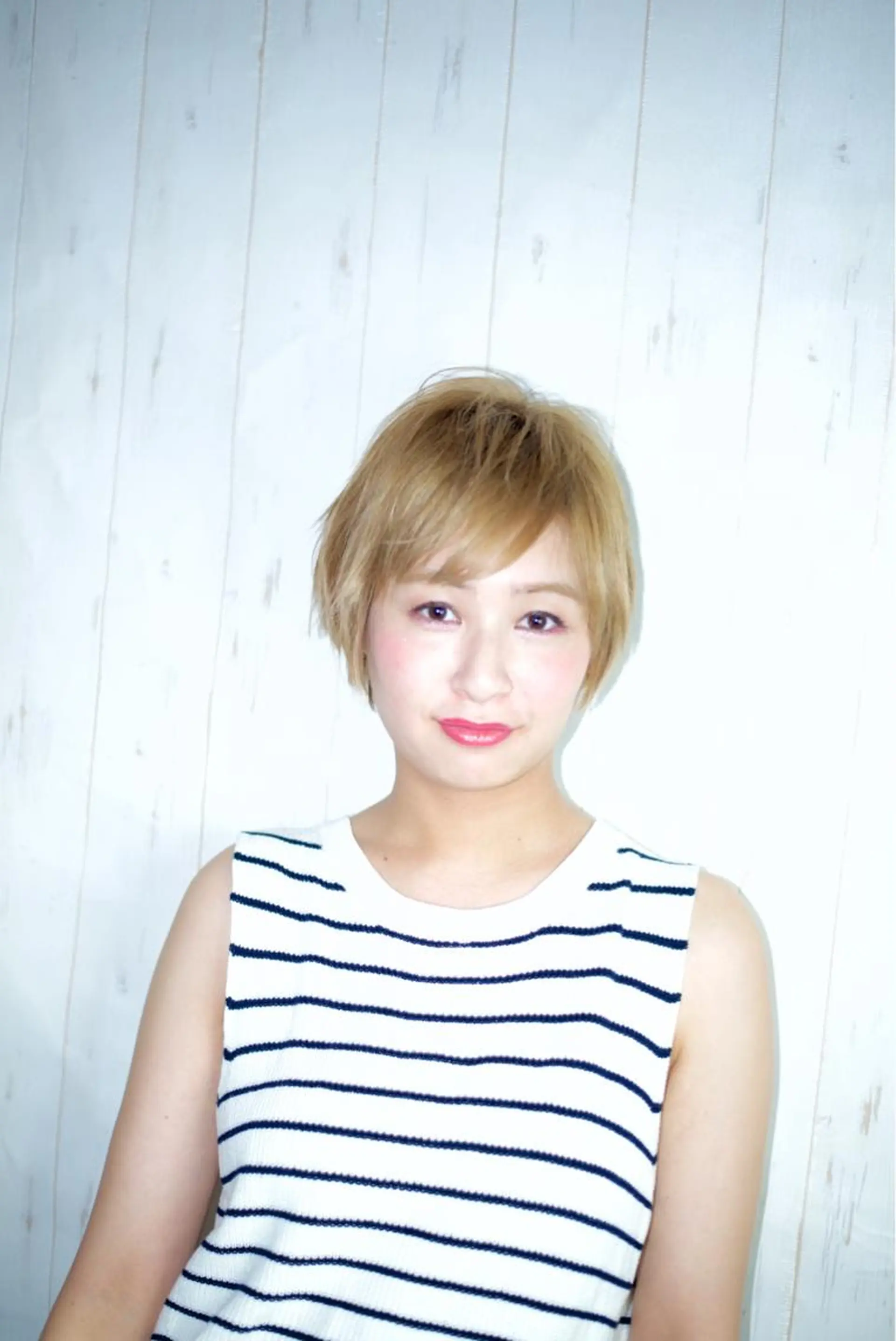 ショート カラー ブリーチ 【白髪ぼかし 専門GBG】自由が丘のヘアスタイル