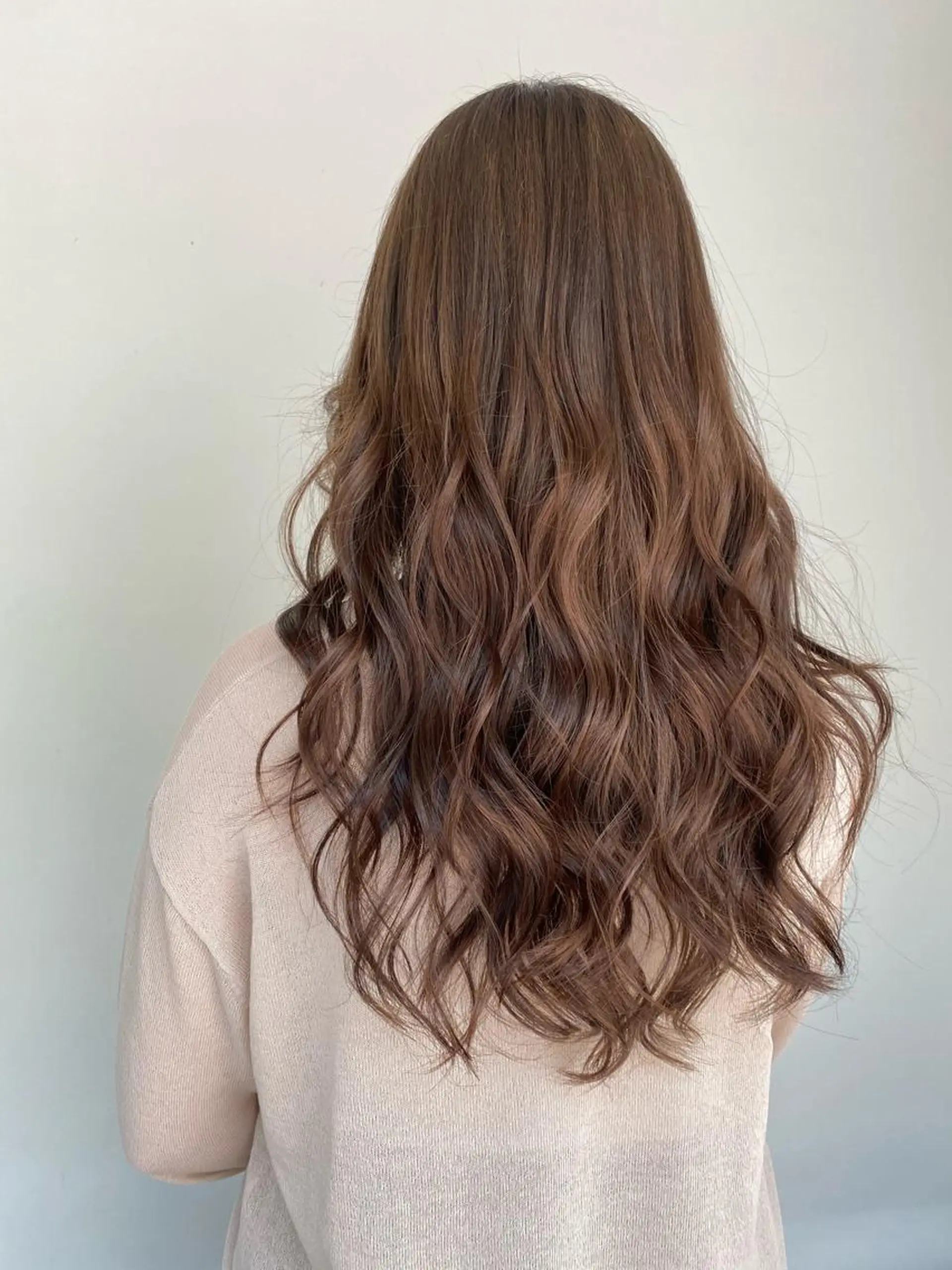 ロング カラー ブラウンカラー チョコレートブラウン 白髪ぼかし バレイヤージュ志鎌のヘアスタイル