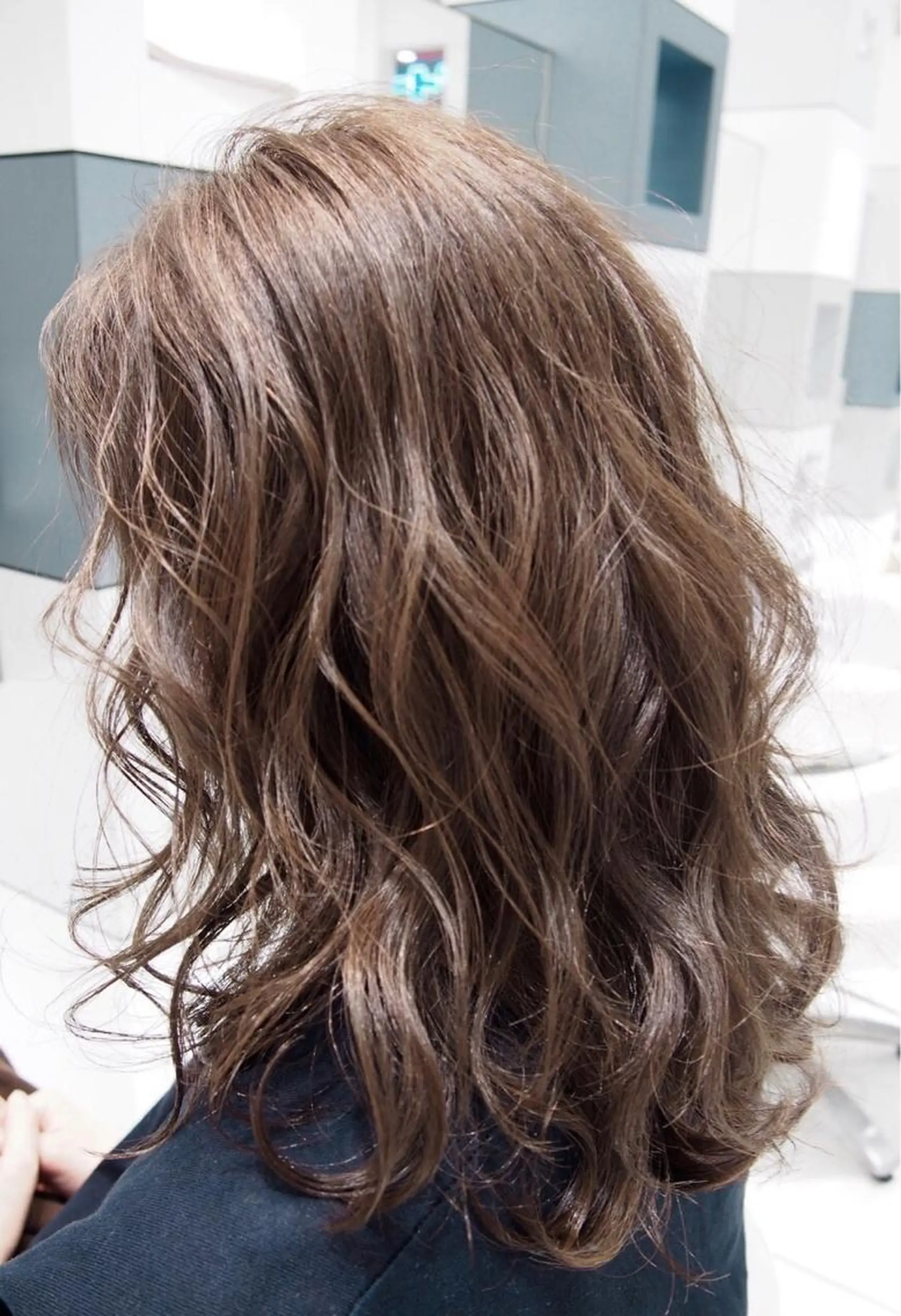 ミディアム 菅村 勇亮のヘアスタイル