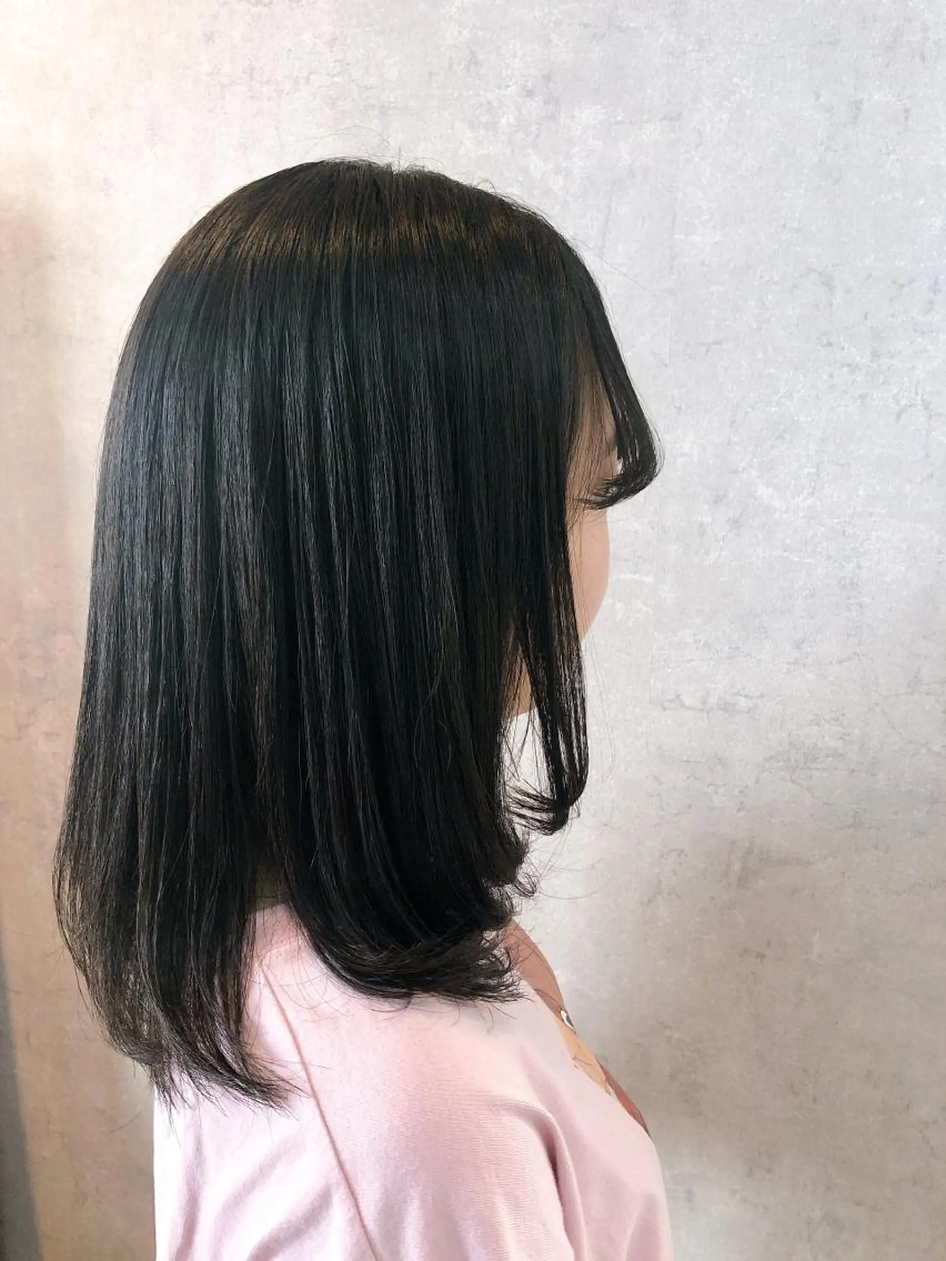 セミロング レイヤーカット カット ヘアカラー トリートメント SAKURA所属・鹿取 三紗子のヘアスタイル