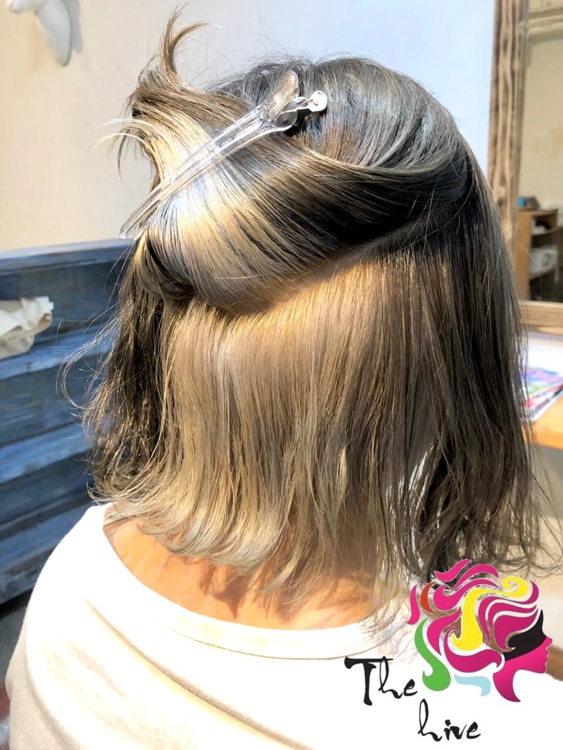 ミディアム カラー インナーカラー カット ヘアカラー Hair salon The  hiveのヘアスタイル