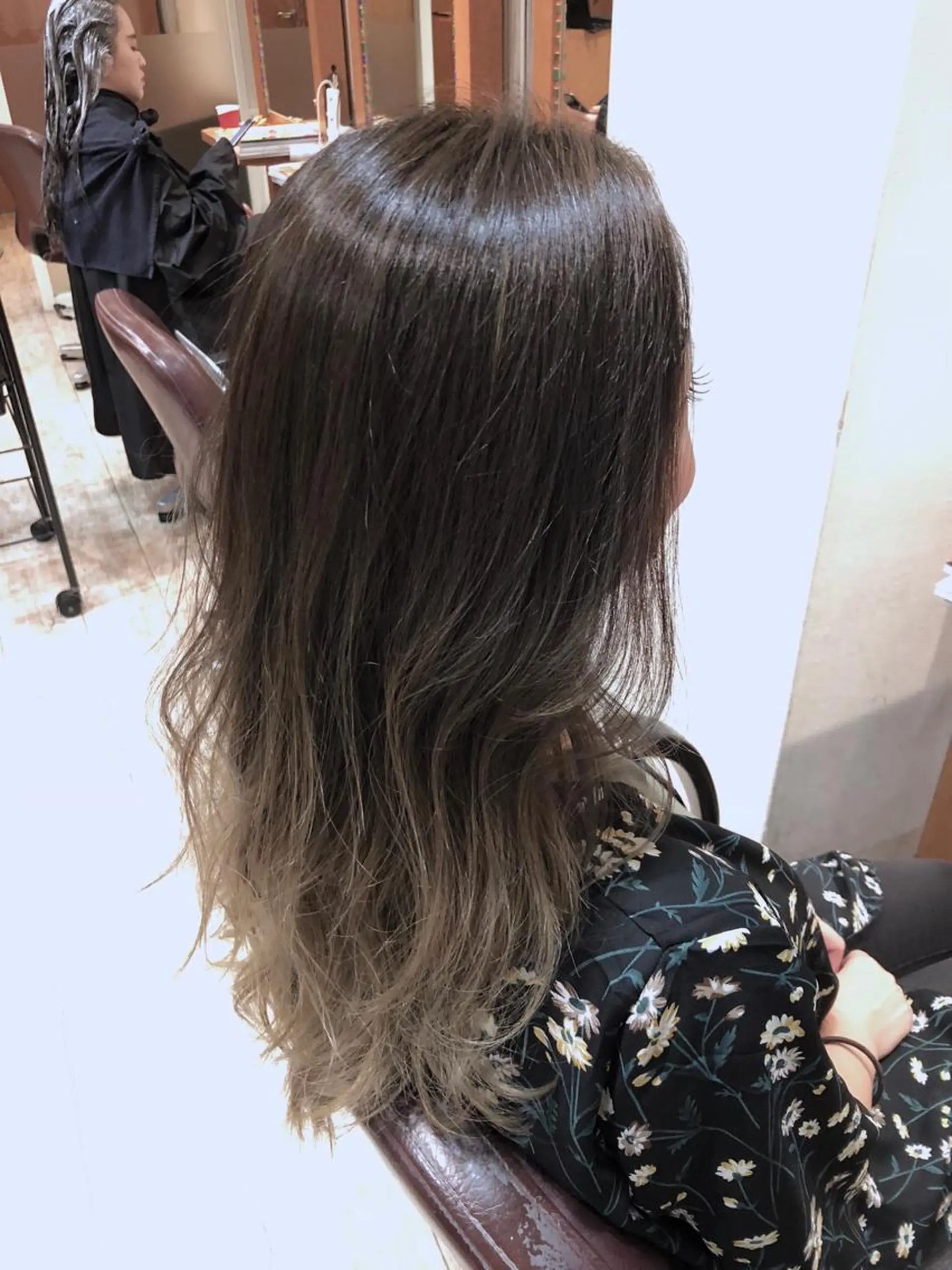 ロング カラー グラデーションカラー グレージュ 100%髪質改善特化 TRUNSのヘアスタイル