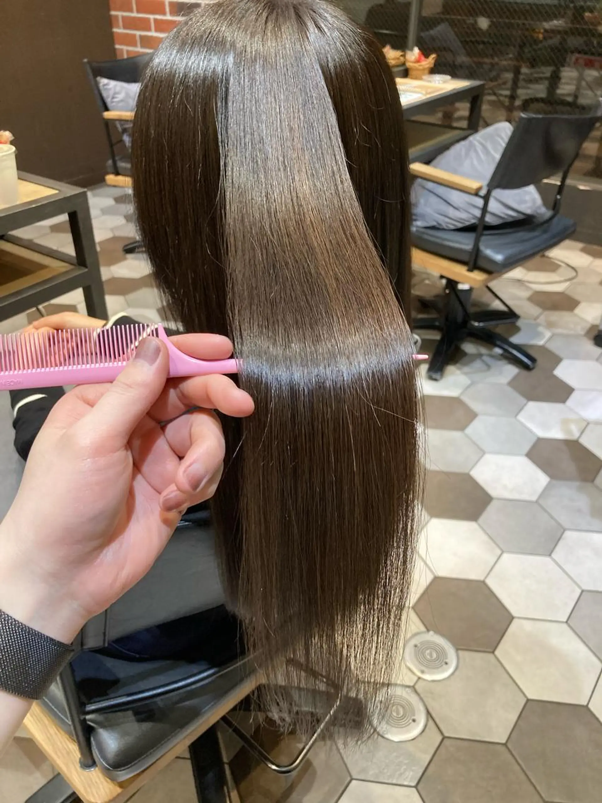 セミロング カラー 髪質改善 縮毛矯正 トリートメント 髪質改善/痛ませ ないカラー/西村航大のヘアスタイル