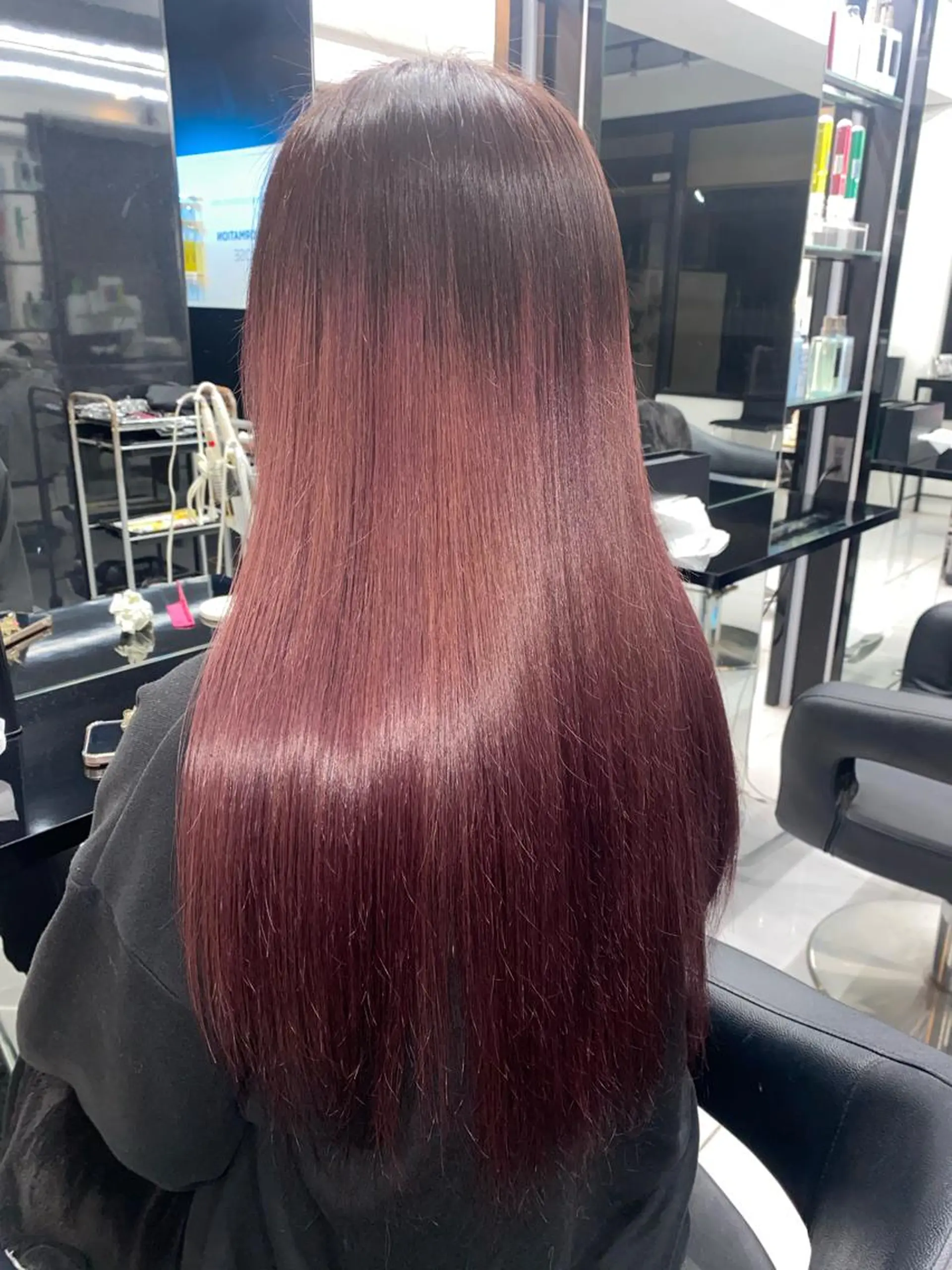 カラー Lapis 莉穂のヘアスタイル