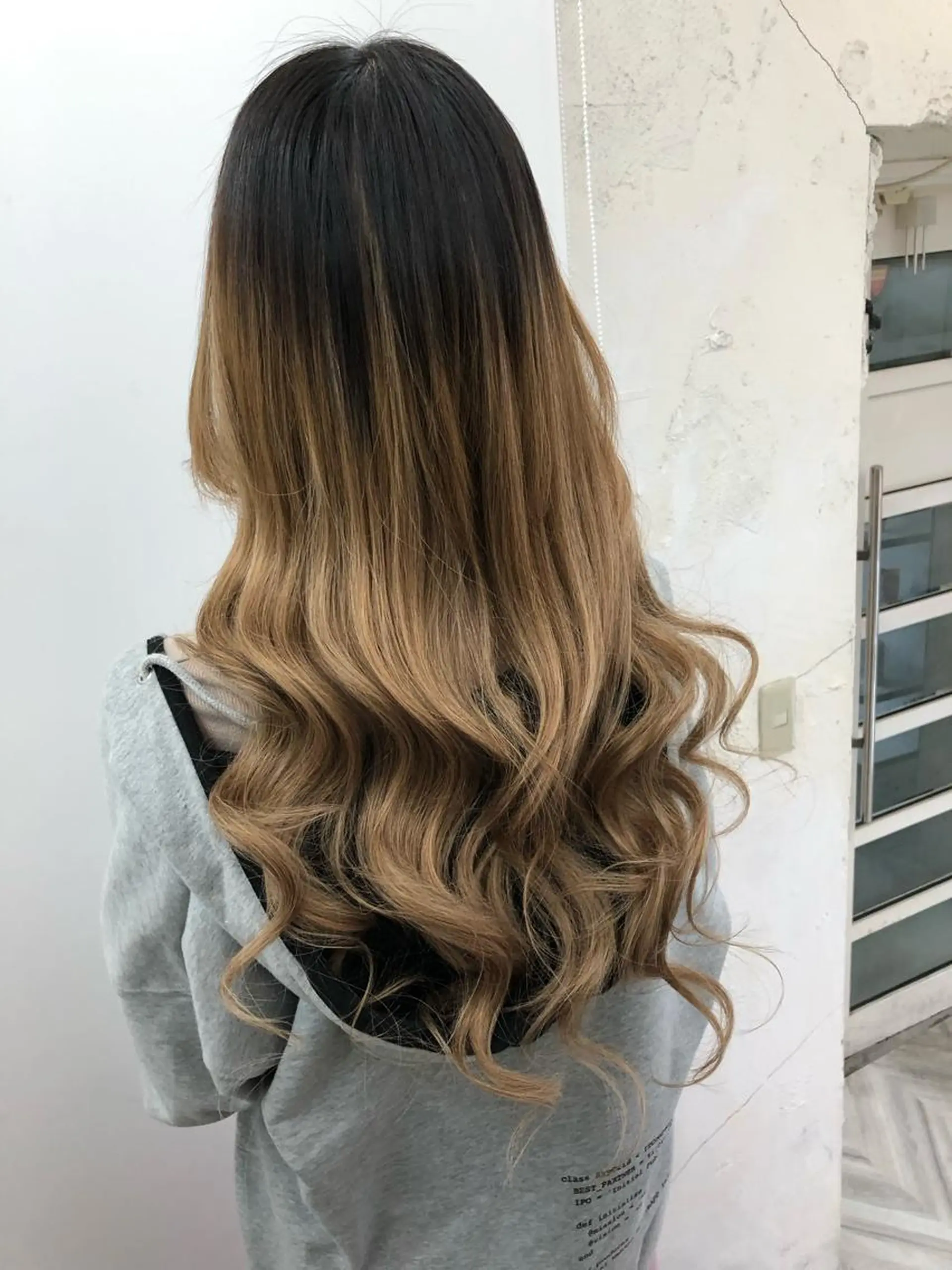 ロング カラー ヘアアレンジ シールエクステ バレイヤージュ エクステ 外国人風カラー レイヤーカット レイヤー/エクステ alpha下妻のヘアスタイル