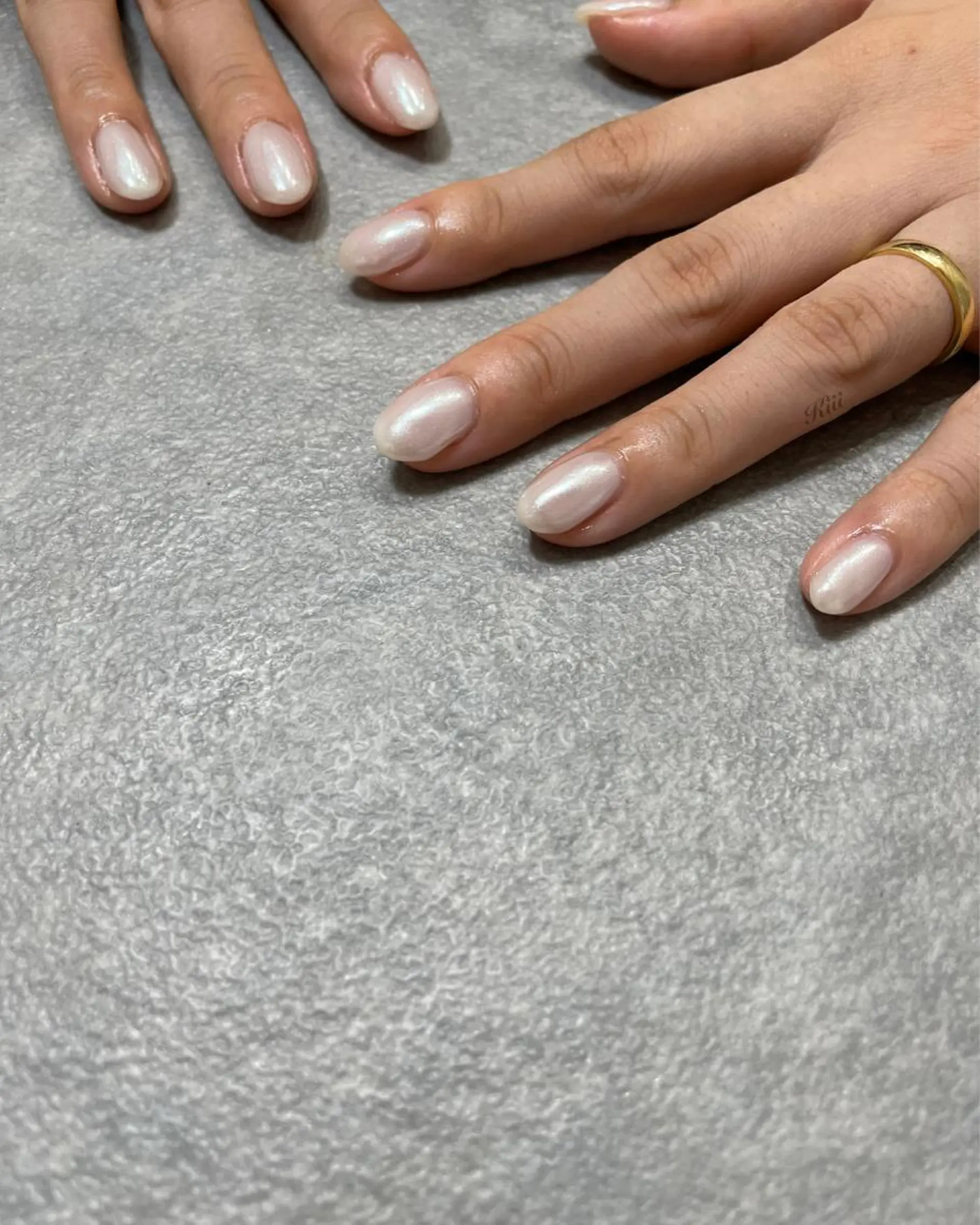 ネイル ホワイト ハンドネイル フットネイル kiii.__ ✴︎*のネイルデザイン