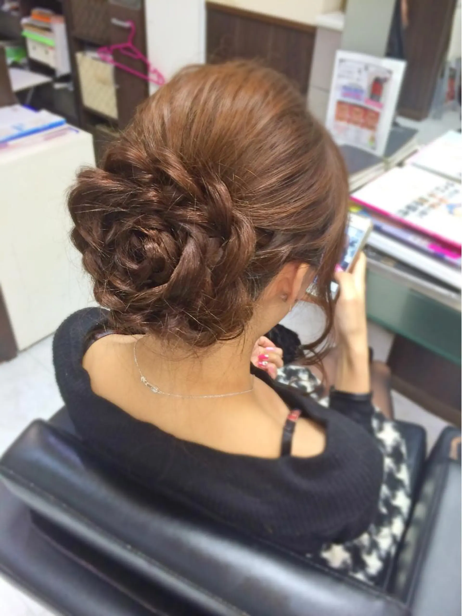 ロング ヘアアレンジ ハイトーン Arphyのヘアスタイル