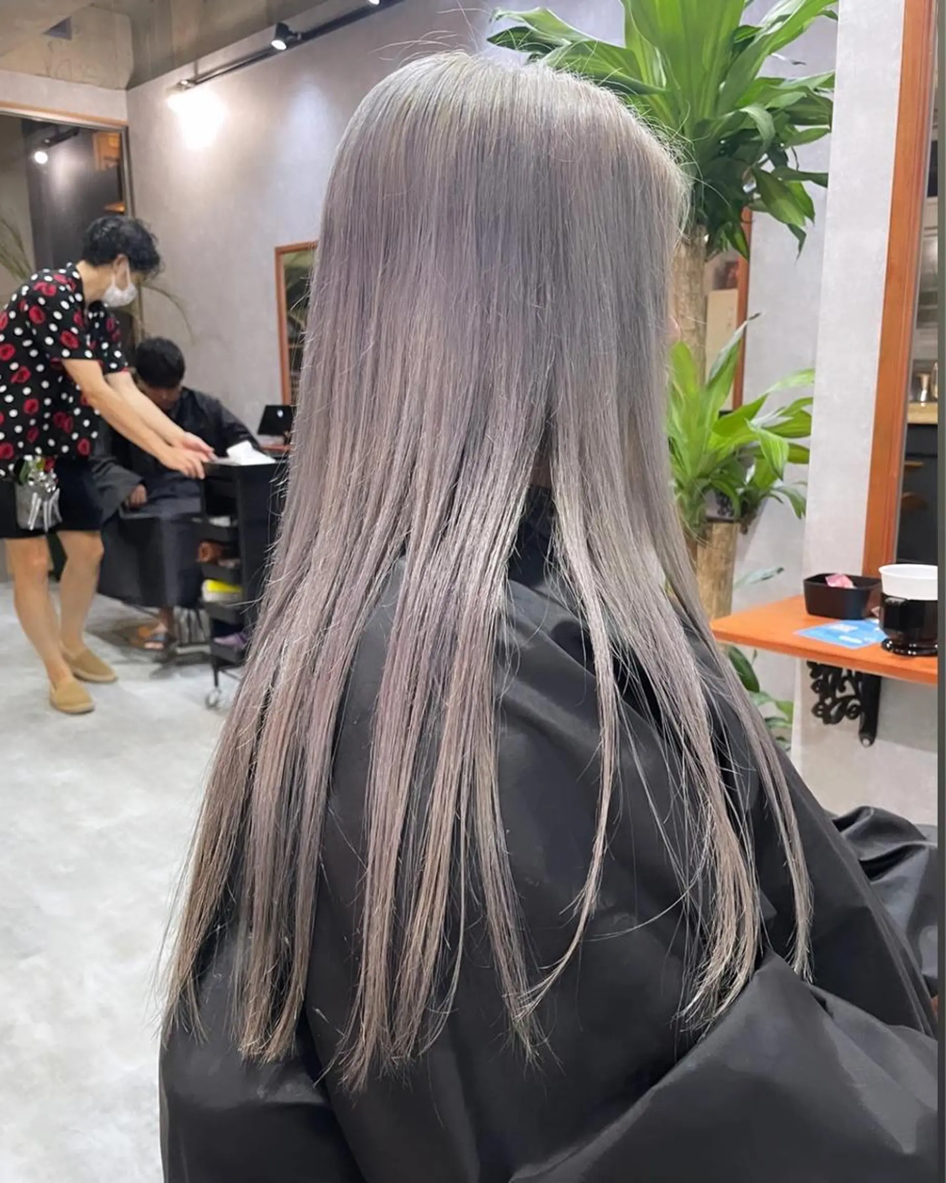 ロング パープルカラー andKおもろまち店 艶ダブルカラー✨のヘアスタイル