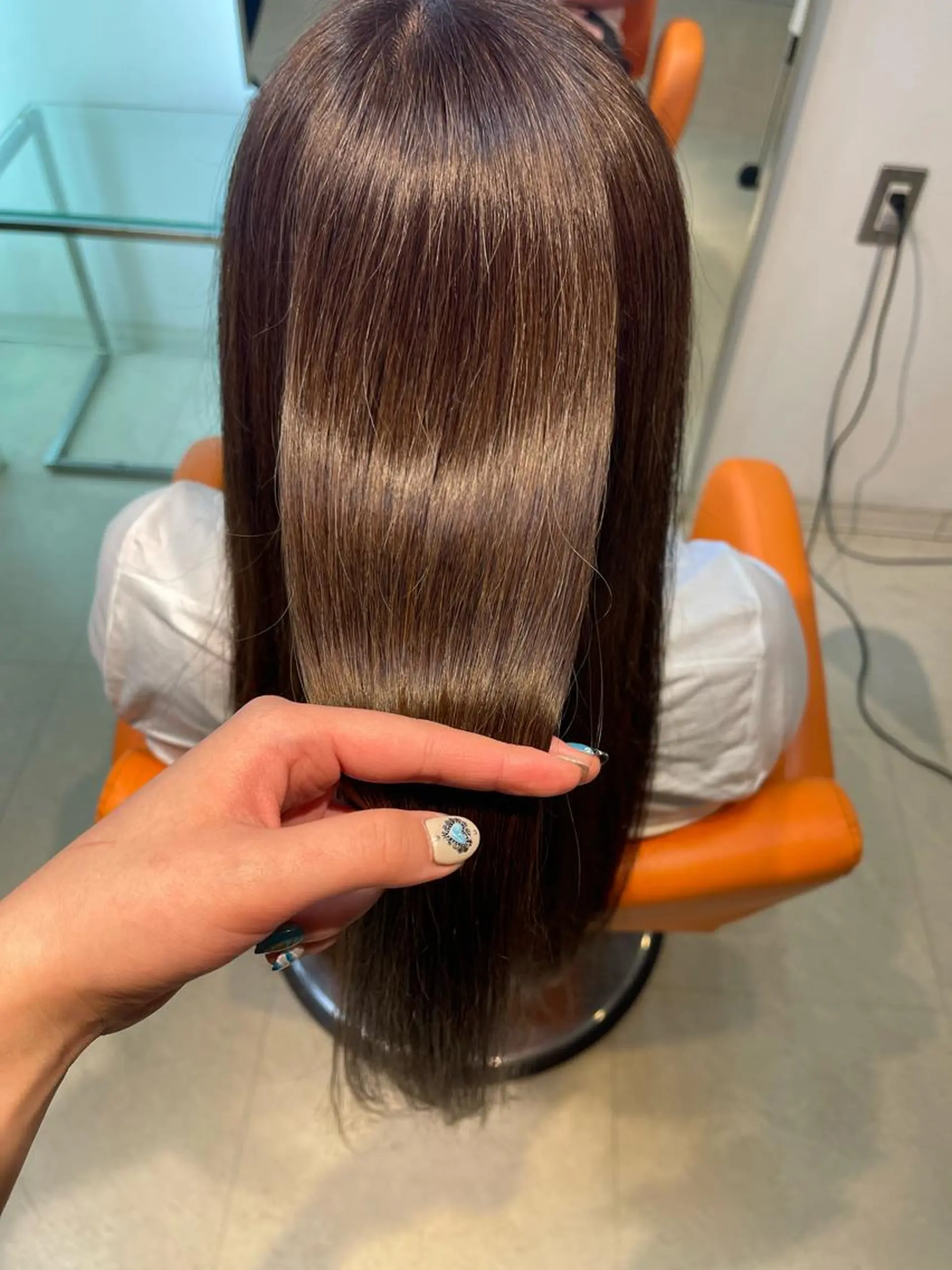 ロング カラー 鶴﨑 美優亜のヘアスタイル