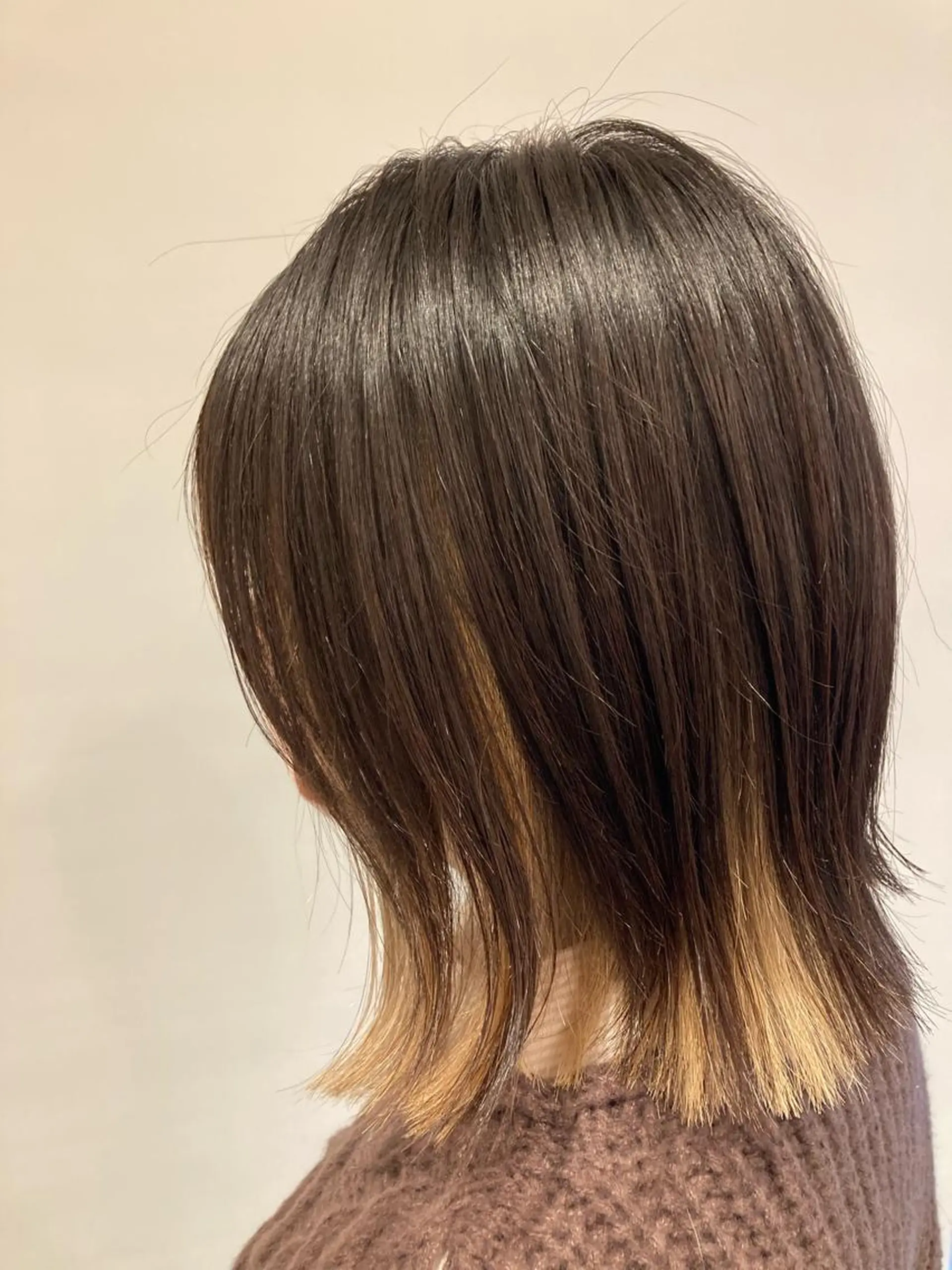 ショート カラー イヤリングカラー 似合わせカット waRin syamp&headのヘアスタイル