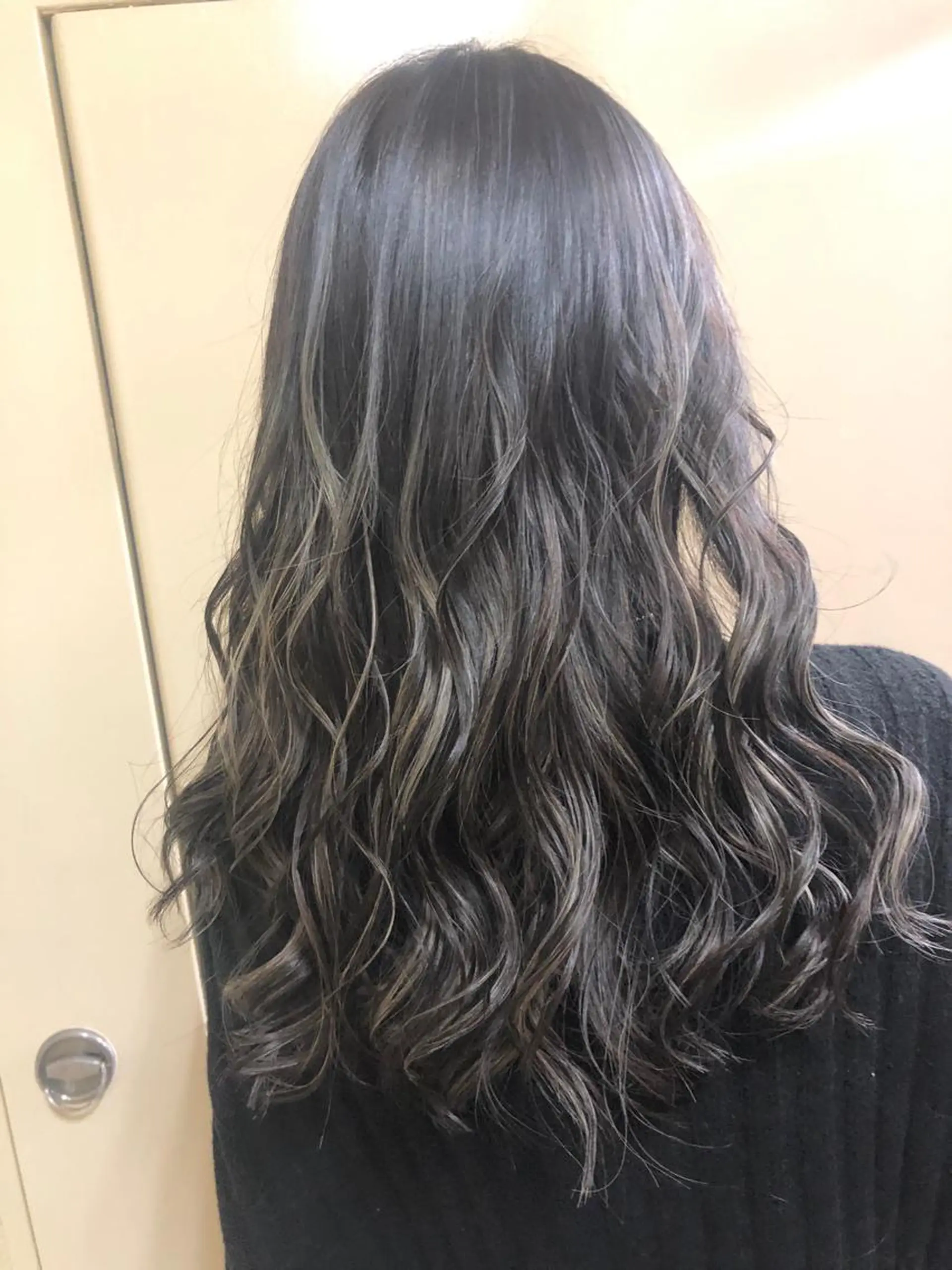 ロング 3Dハイライト ハイライト ヘアカラー レイヤーカット匠 イソザキノリユキのヘアスタイル