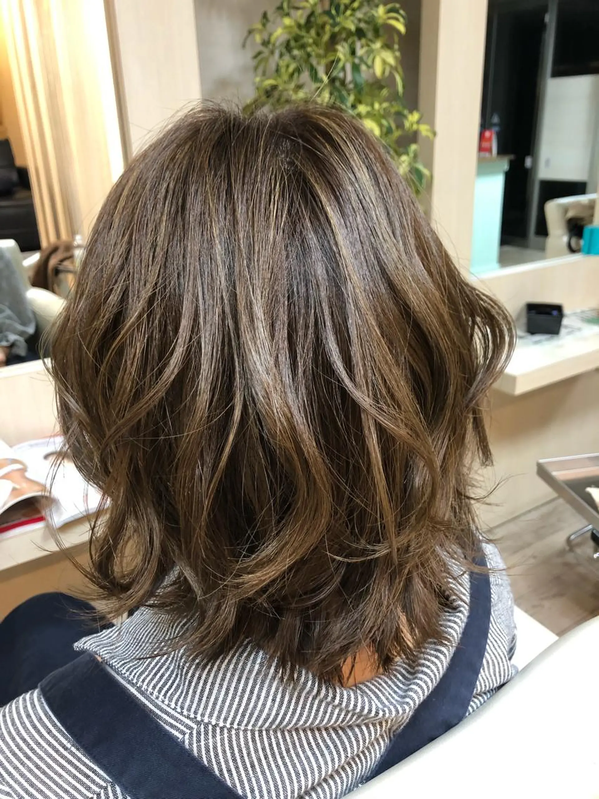 カラー ベージュカラー フォギーベージュ ハイライトカラー 山浦 貴恵のヘアスタイル