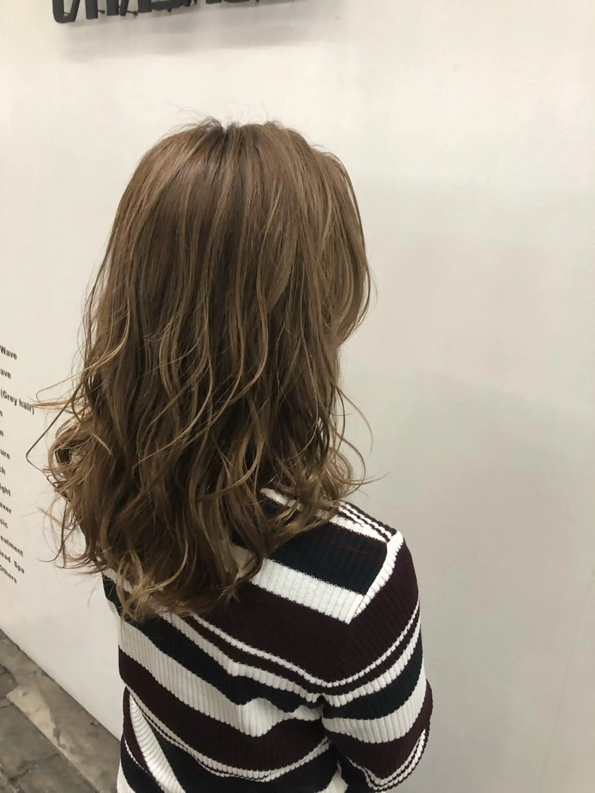 セミロング カラー ブリーチ グレージュ ピンクカラー シェアサロン　シエナ所属・東條 克義のヘアスタイル