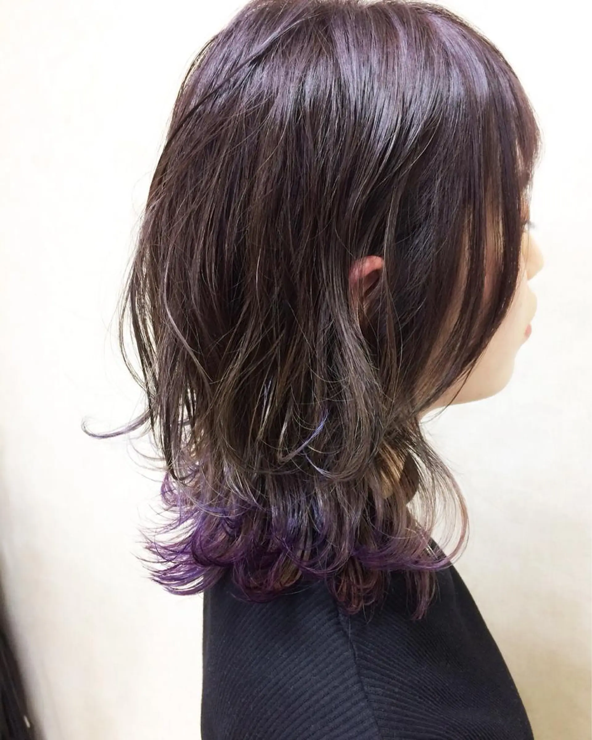 ミディアム カラー バイオレットカラー 渡邊 唯のヘアスタイル