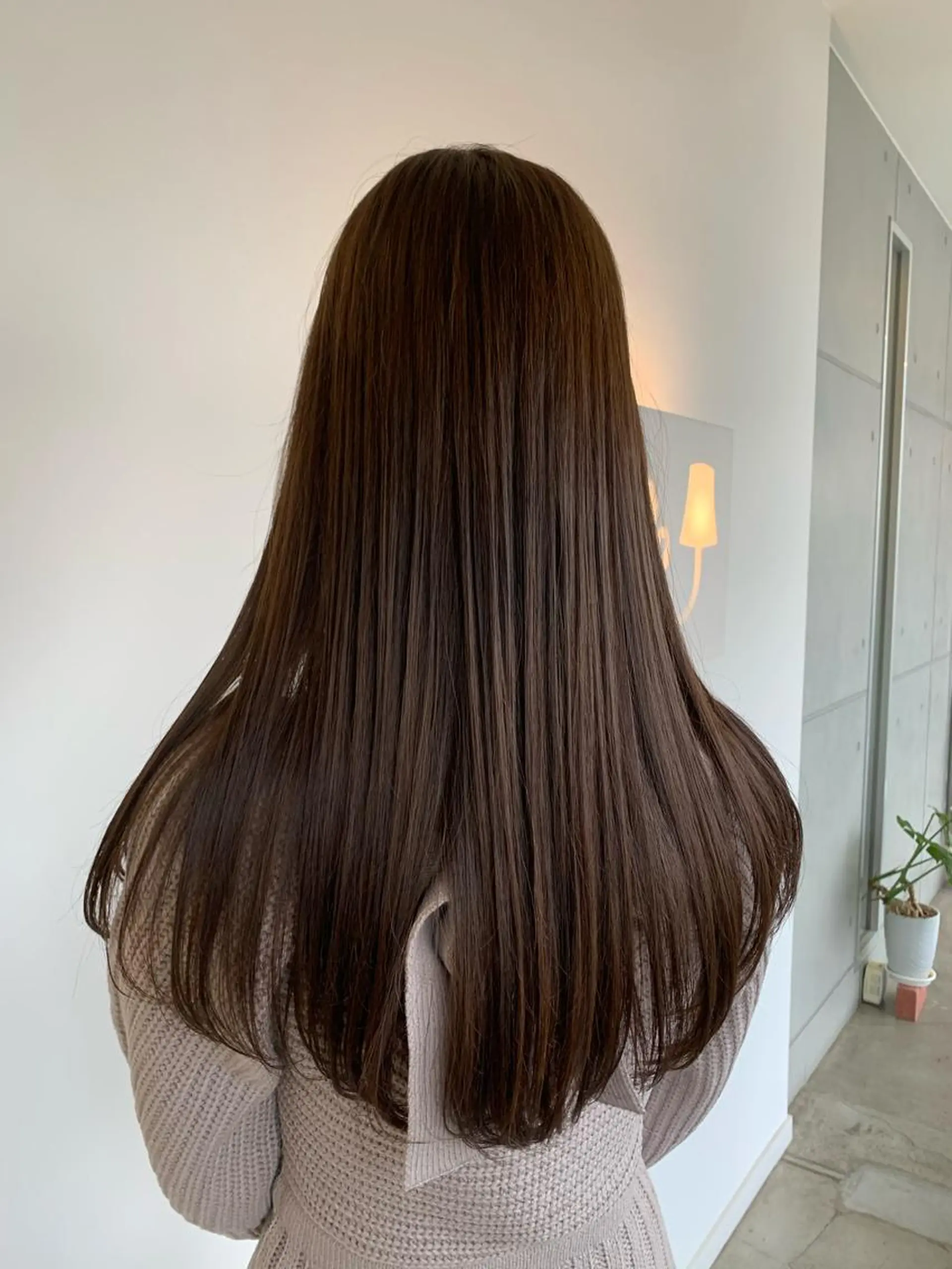 セミロング アッシュ おせ ちさとのヘアスタイル