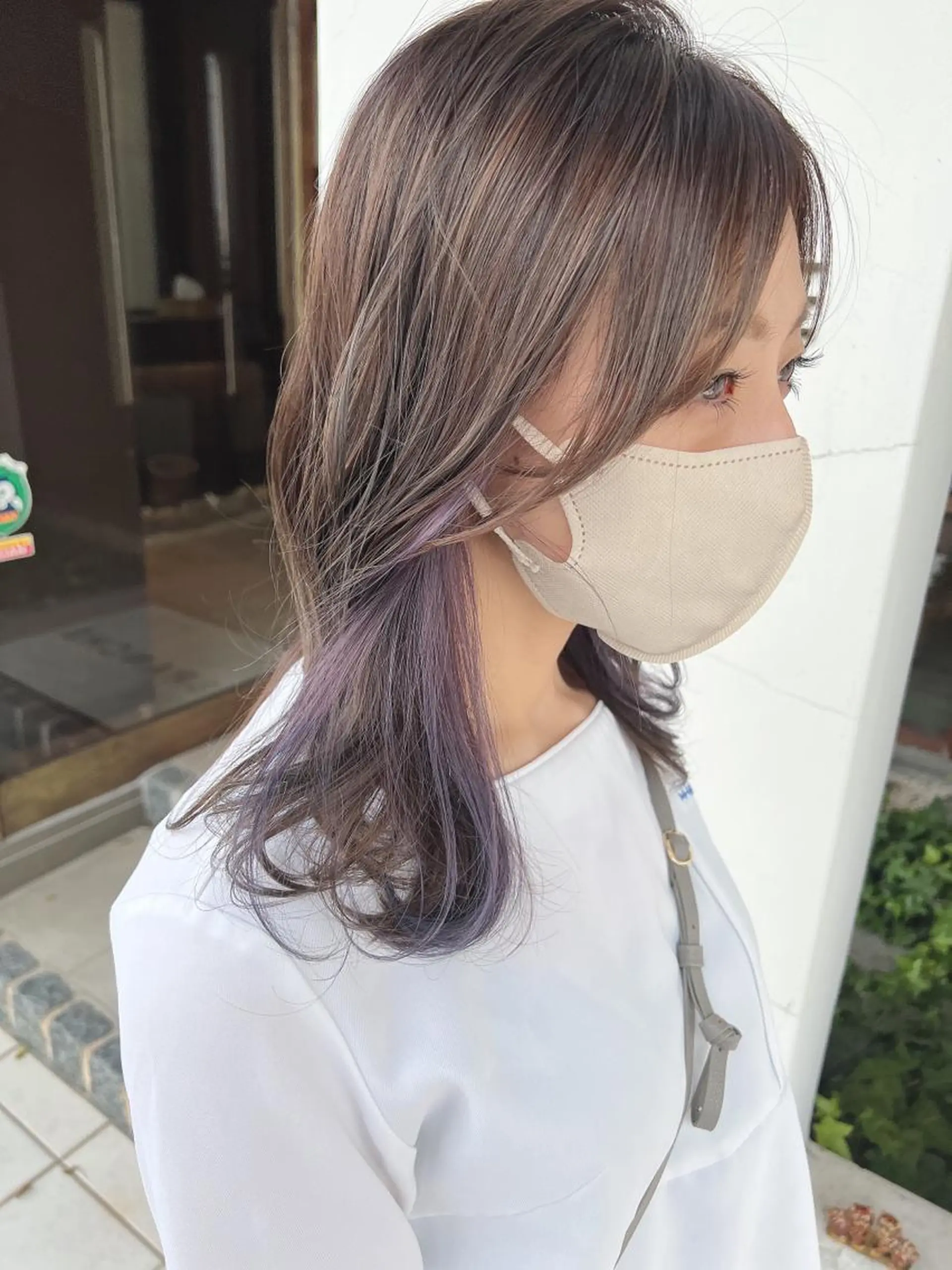 セミロング カラー イヤリングカラー パープルカラー ヘアカラー トリートメント 具志 正太のヘアスタイル