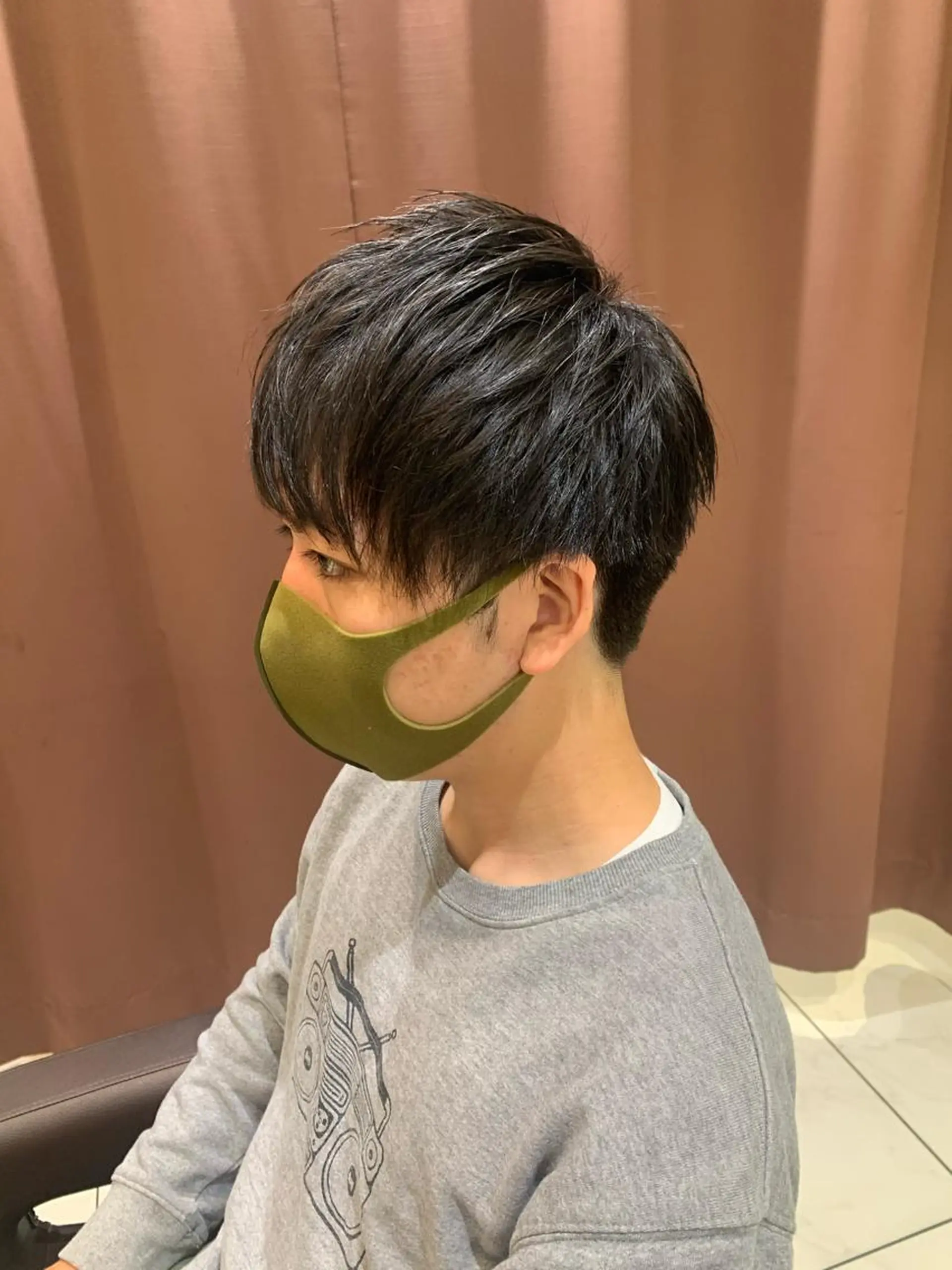 ショート メンズ ハイトーン特化 川井優汰のヘアスタイル