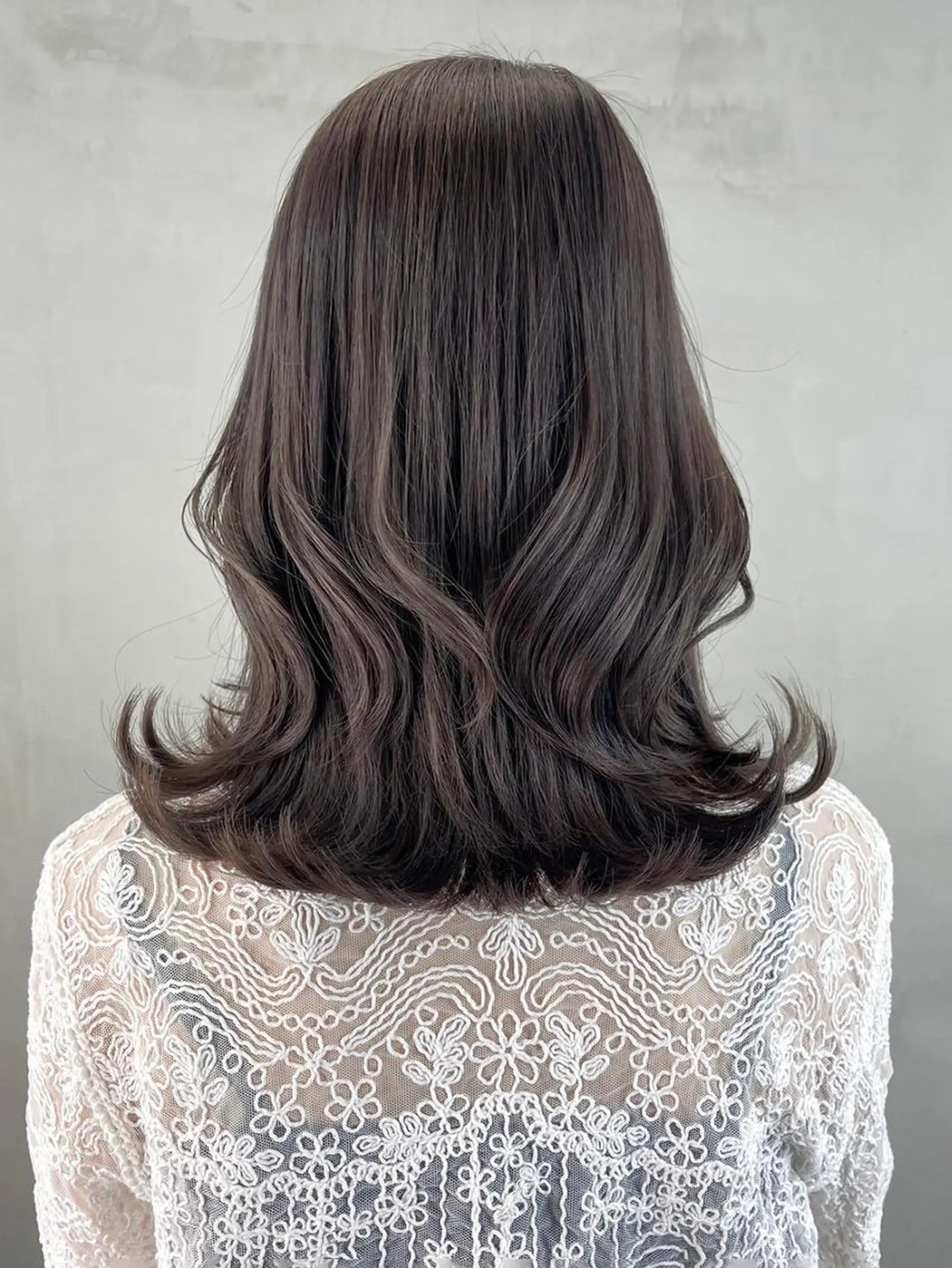 ミディアム カラー パーマ ヘアアレンジ グレージュ オリーブグレージュ オリーブグレー カット ヘアカラー トリートメント ITbyALBUM 松戸のヘアスタイル