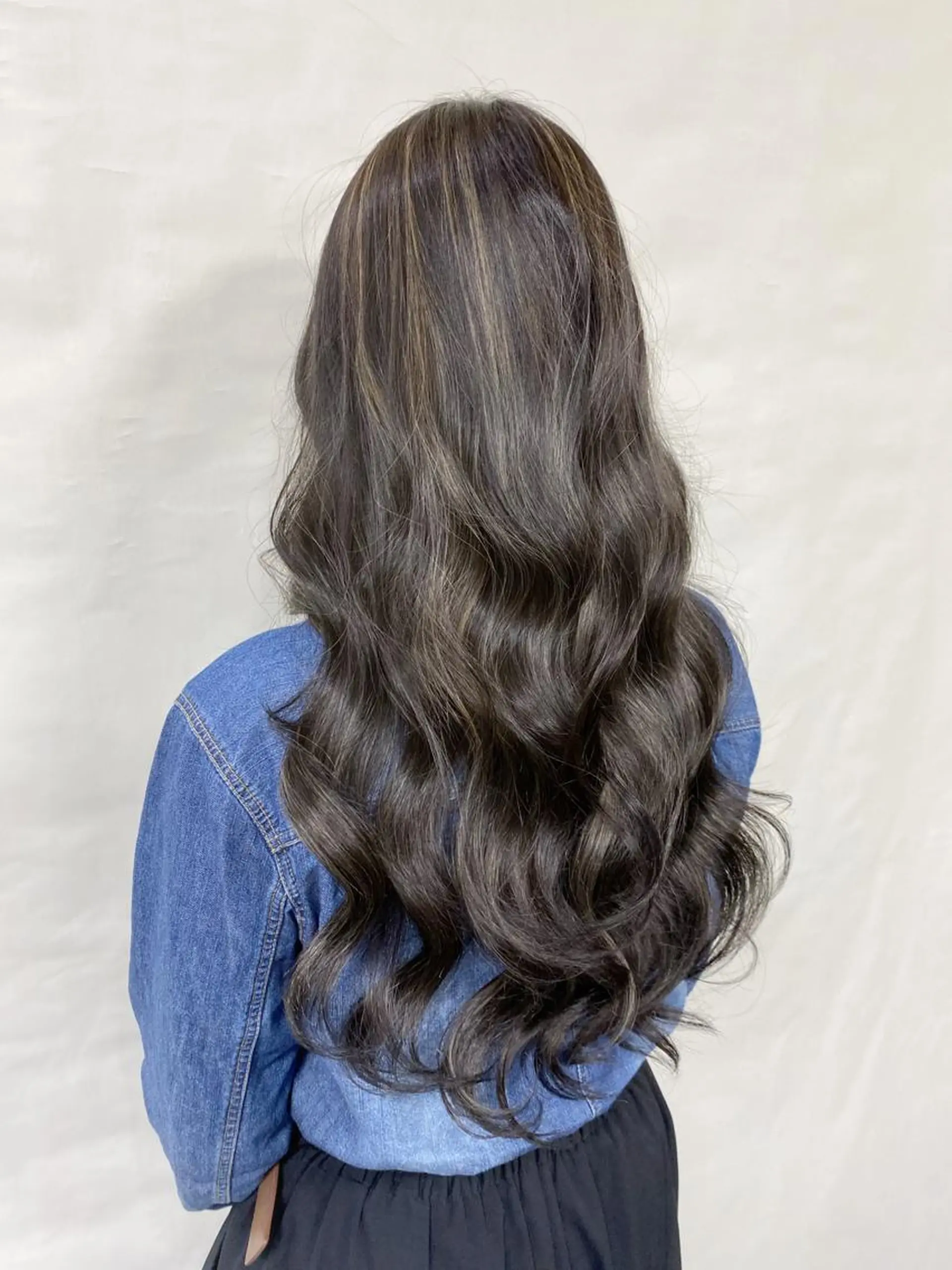 ロング カラー ハイライトカラー ハイライト 髪質改善【縮毛矯正】 北千住 田邉 澪のヘアスタイル