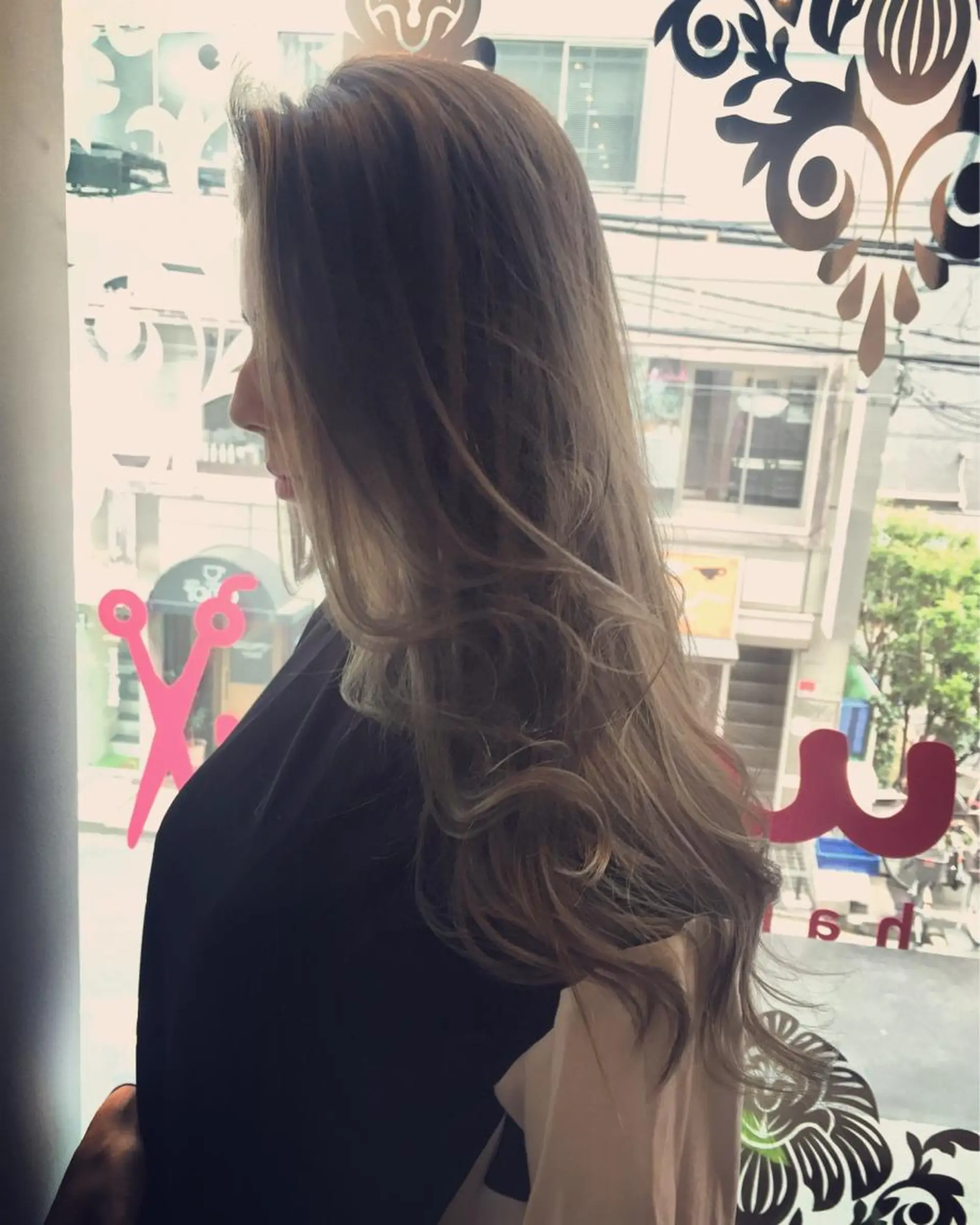 ロング カラー 吉本 yoshimotoのヘアスタイル