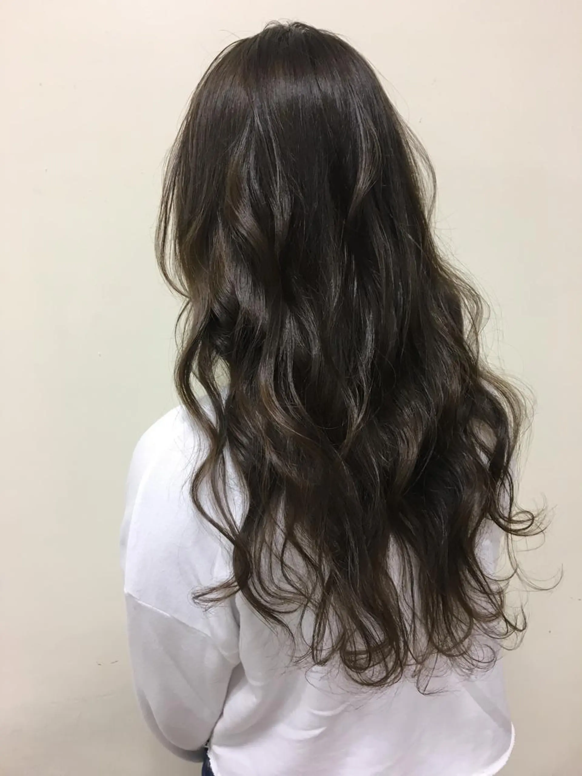 ロング カラー ブリーチ ケアブリーチ ダブルカラー グレージュ カット 縮毛矯正 トリートメント Beach 代表 KENTAのヘアスタイル